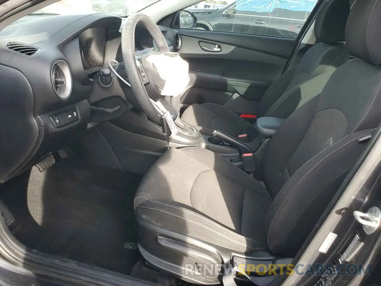7 Photograph of a damaged car 3KPF24AD8LE217286 KIA FORTE 2020