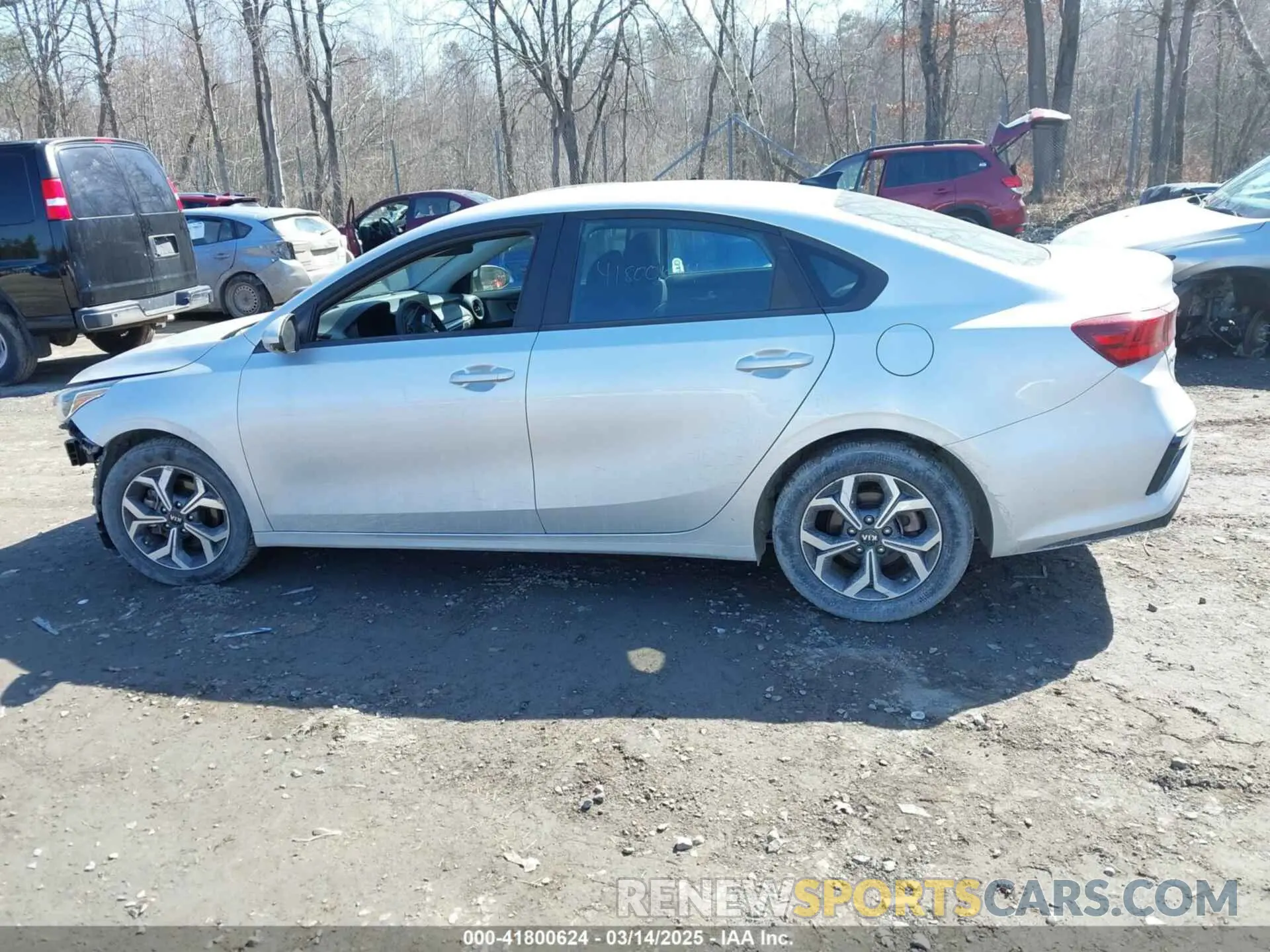 14 Photograph of a damaged car 3KPF24AD8LE223573 KIA FORTE 2020