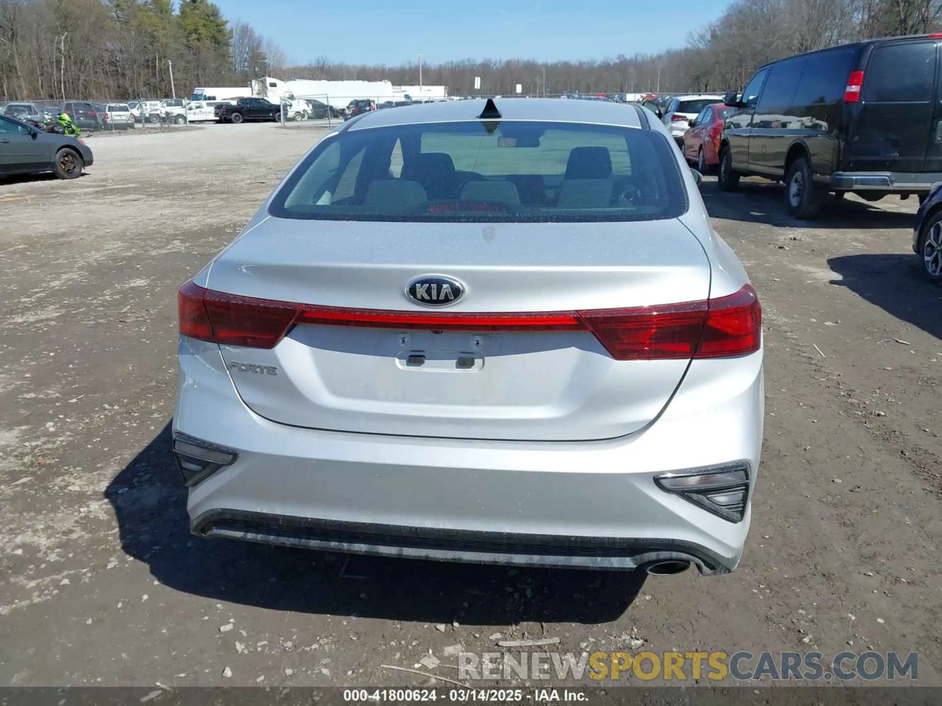 16 Photograph of a damaged car 3KPF24AD8LE223573 KIA FORTE 2020