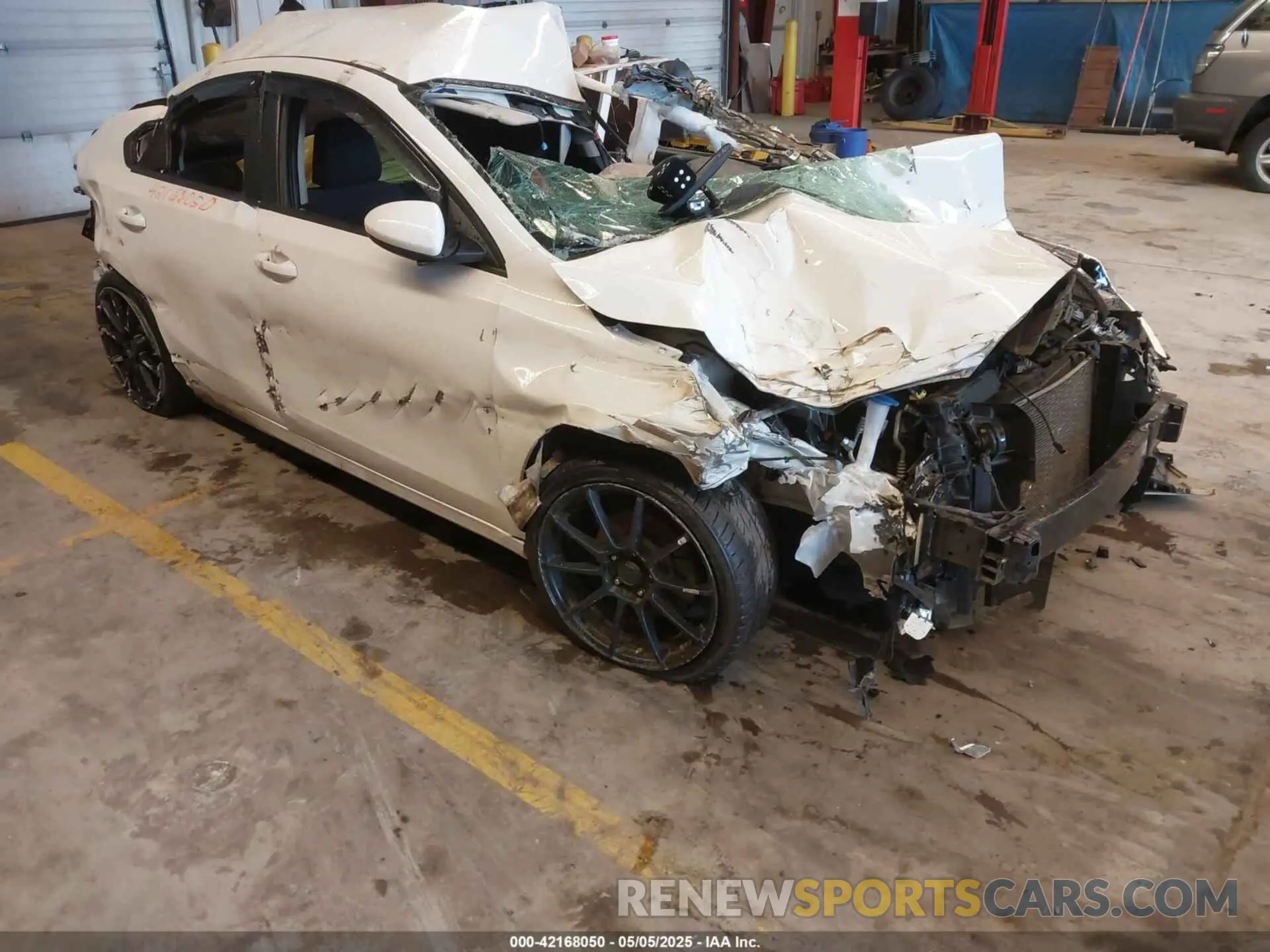 1 Photograph of a damaged car 3KPF24AD8LE233018 KIA FORTE 2020