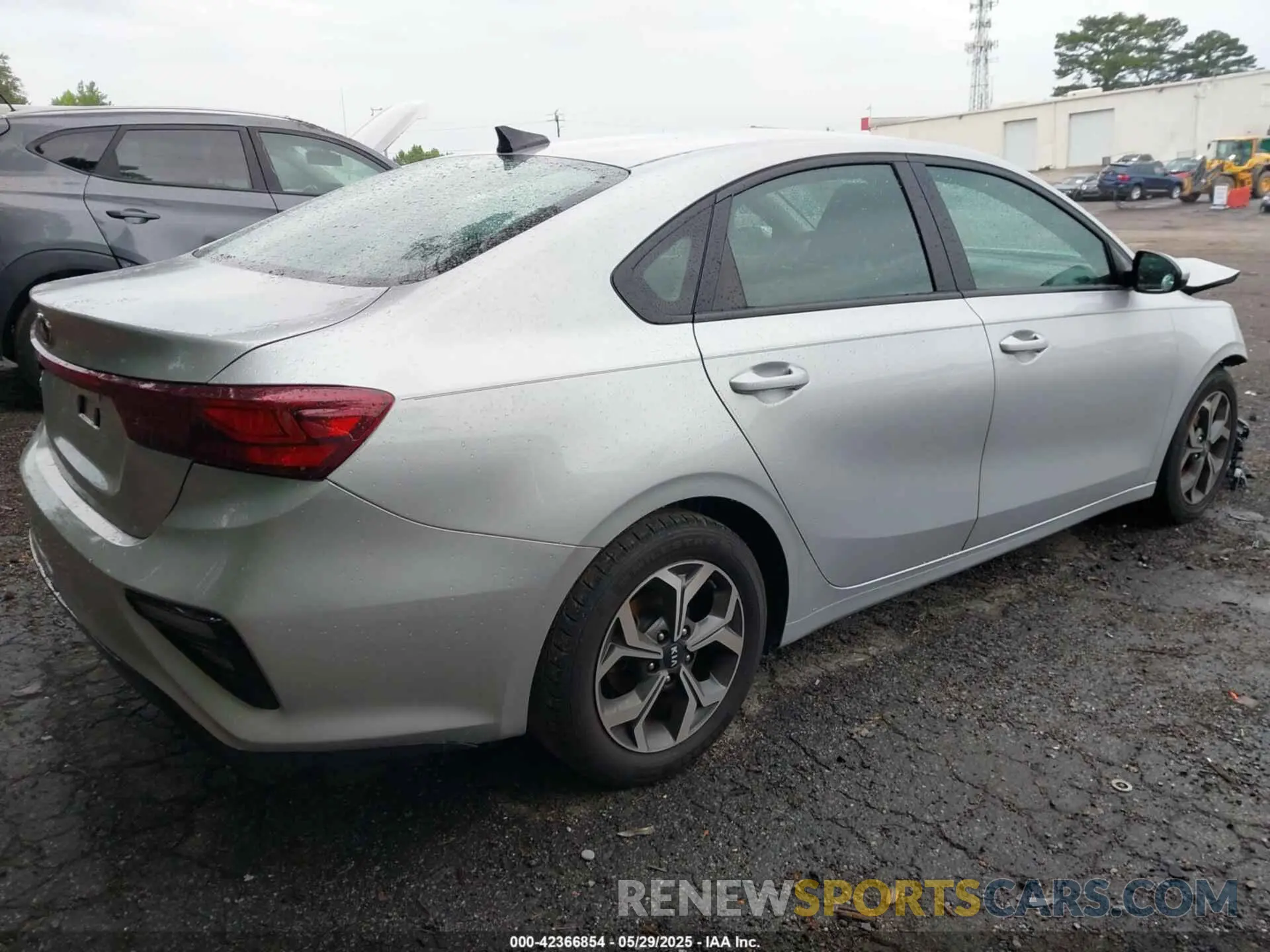 4 Photograph of a damaged car 3KPF24AD8LE234654 KIA FORTE 2020