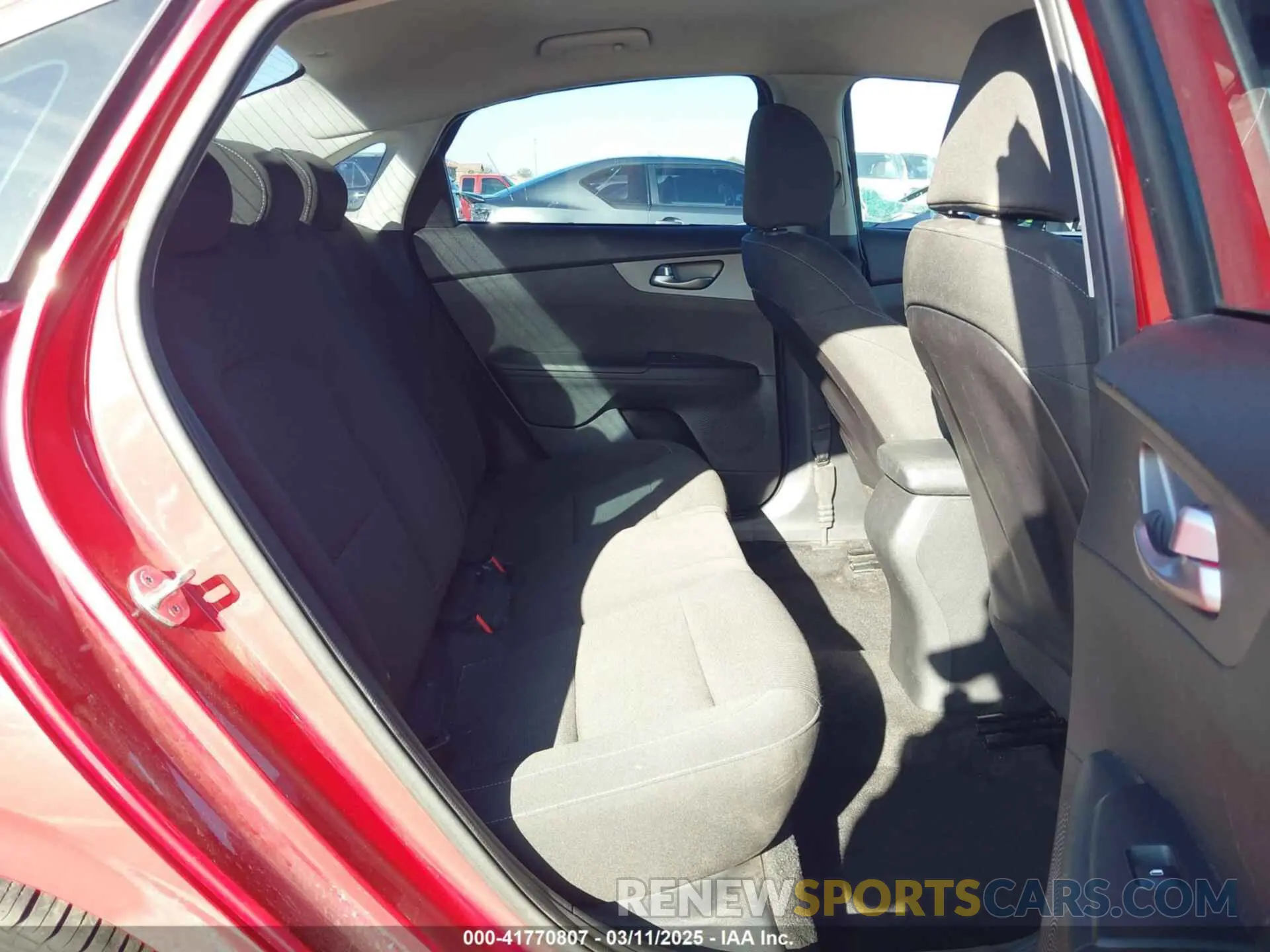 8 Photograph of a damaged car 3KPF24AD8LE237828 KIA FORTE 2020