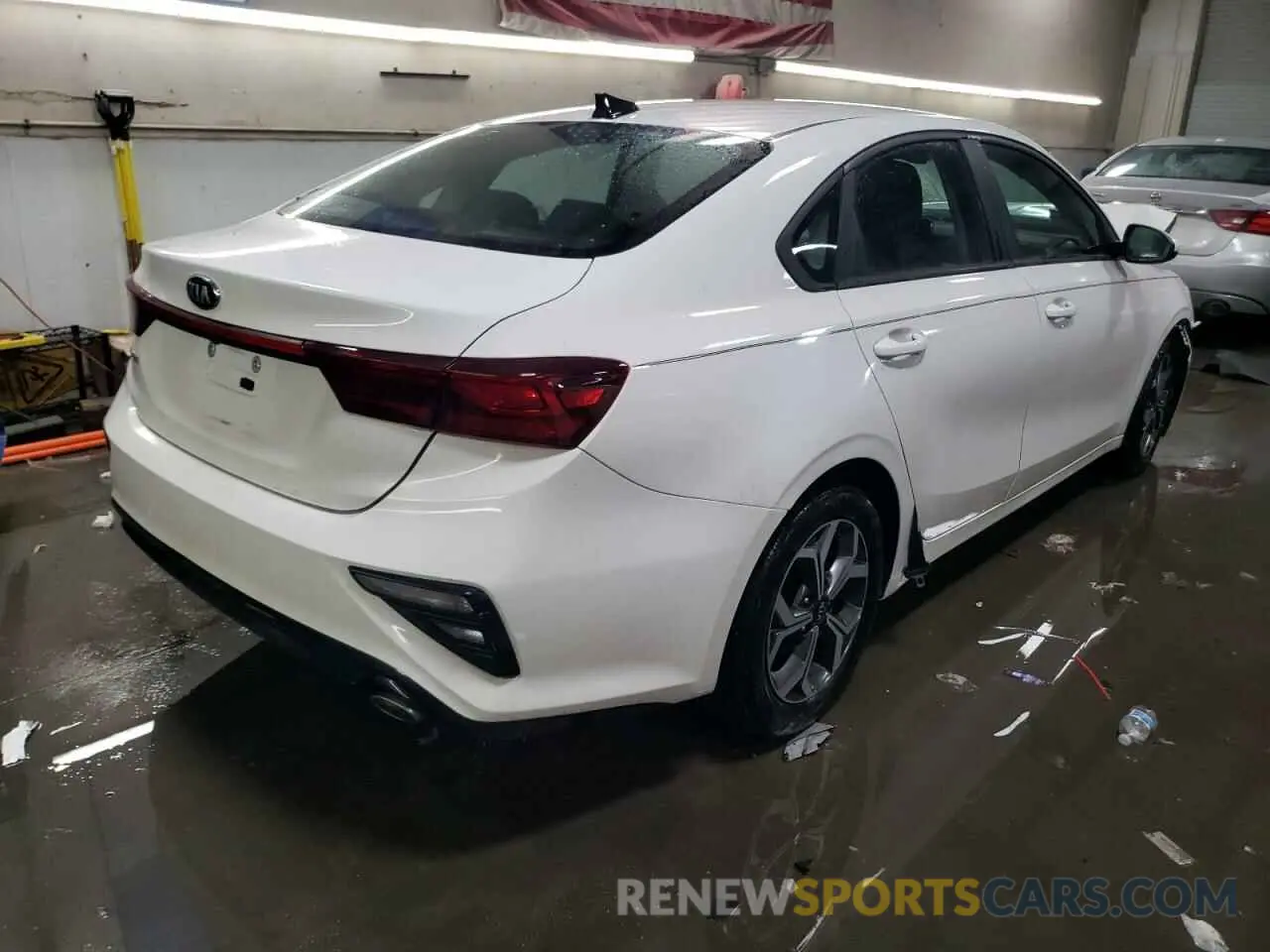 3 Photograph of a damaged car 3KPF24AD8LE240261 KIA FORTE 2020