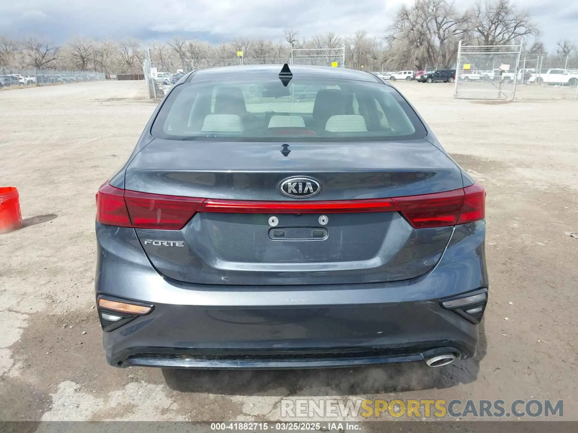 16 Photograph of a damaged car 3KPF24AD8LE243029 KIA FORTE 2020
