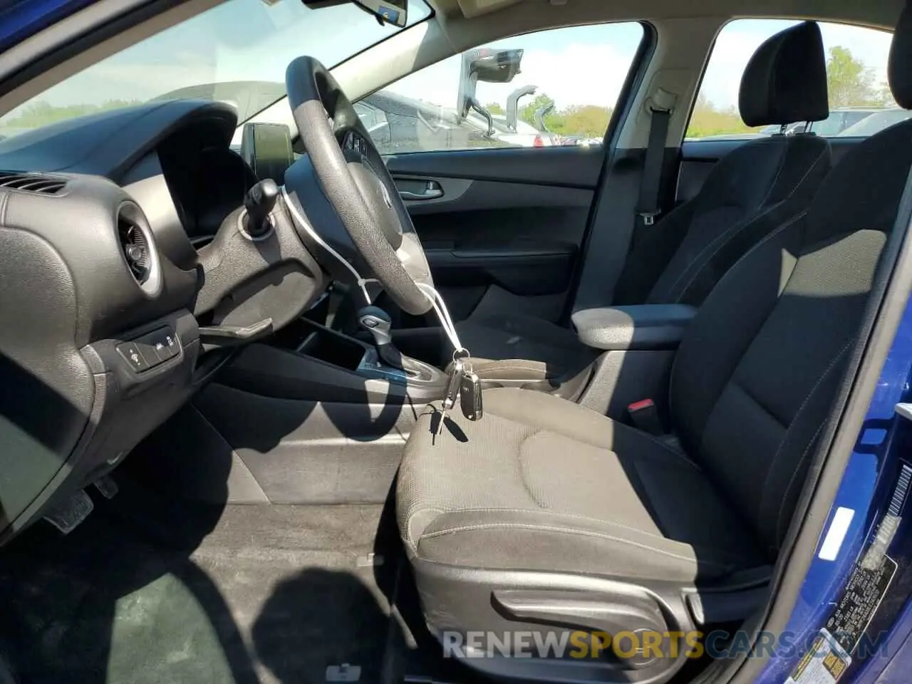 7 Photograph of a damaged car 3KPF24AD8LE243970 KIA FORTE 2020