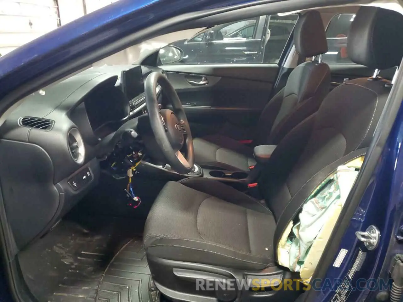 7 Photograph of a damaged car 3KPF24AD8LE248098 KIA FORTE 2020