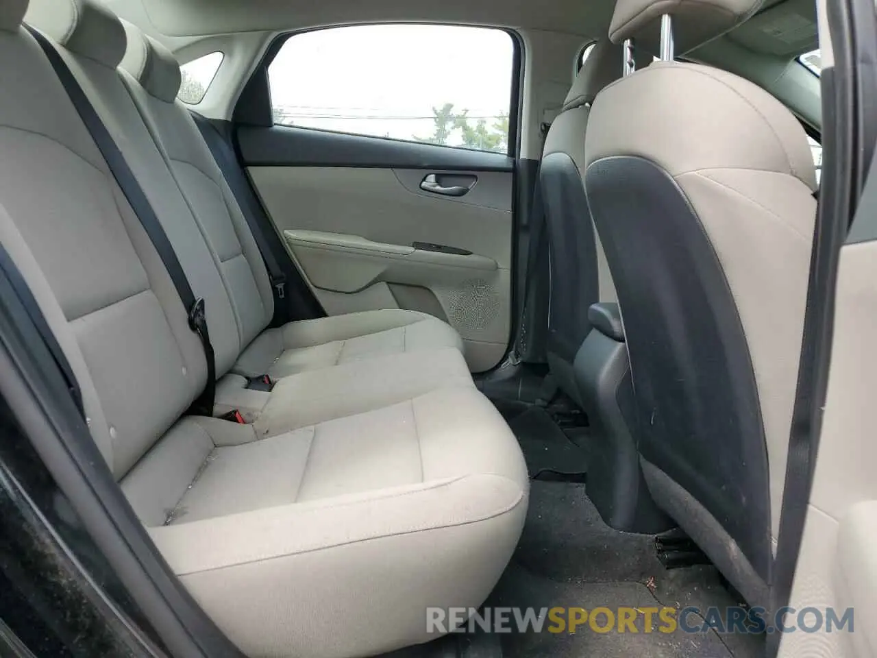 10 Photograph of a damaged car 3KPF24AD8LE253754 KIA FORTE 2020
