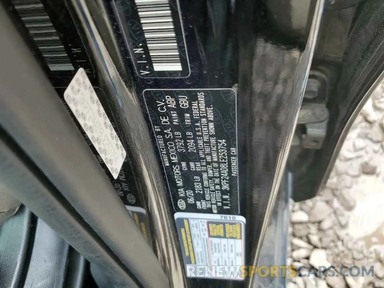 12 Photograph of a damaged car 3KPF24AD8LE253754 KIA FORTE 2020