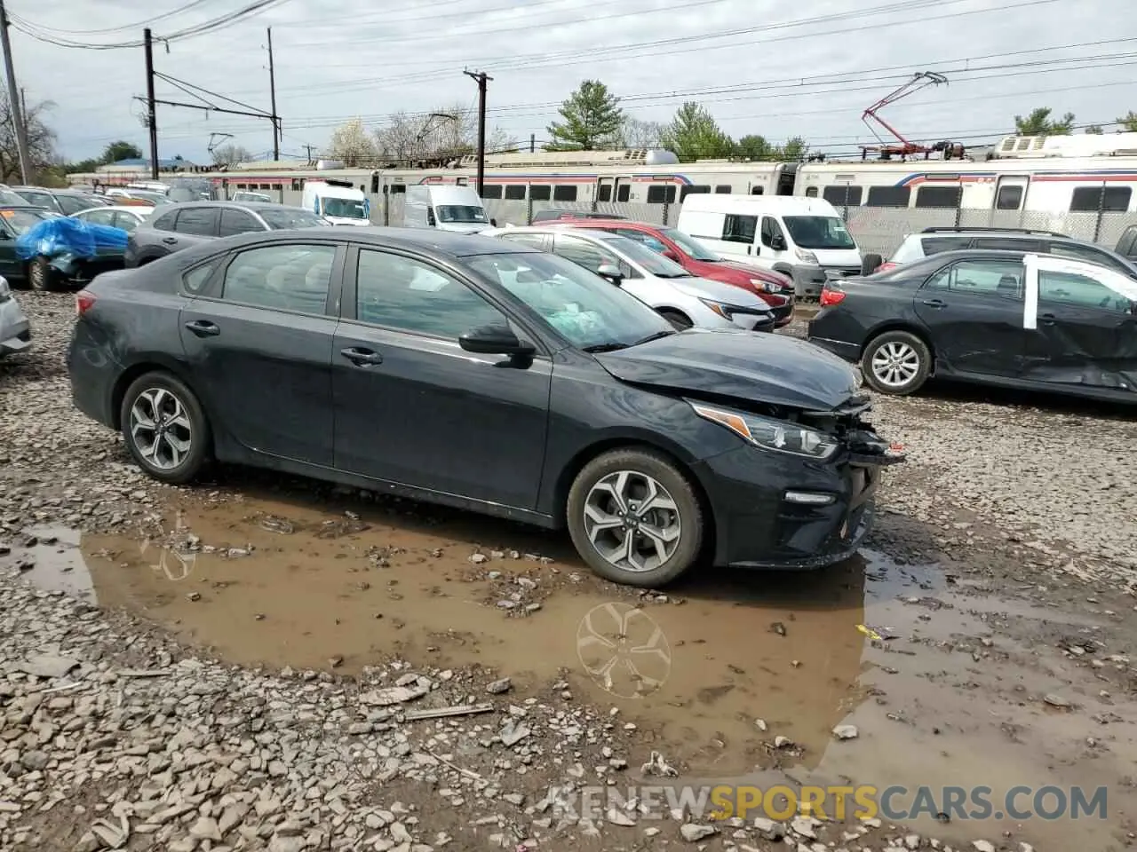 4 Photograph of a damaged car 3KPF24AD8LE253754 KIA FORTE 2020