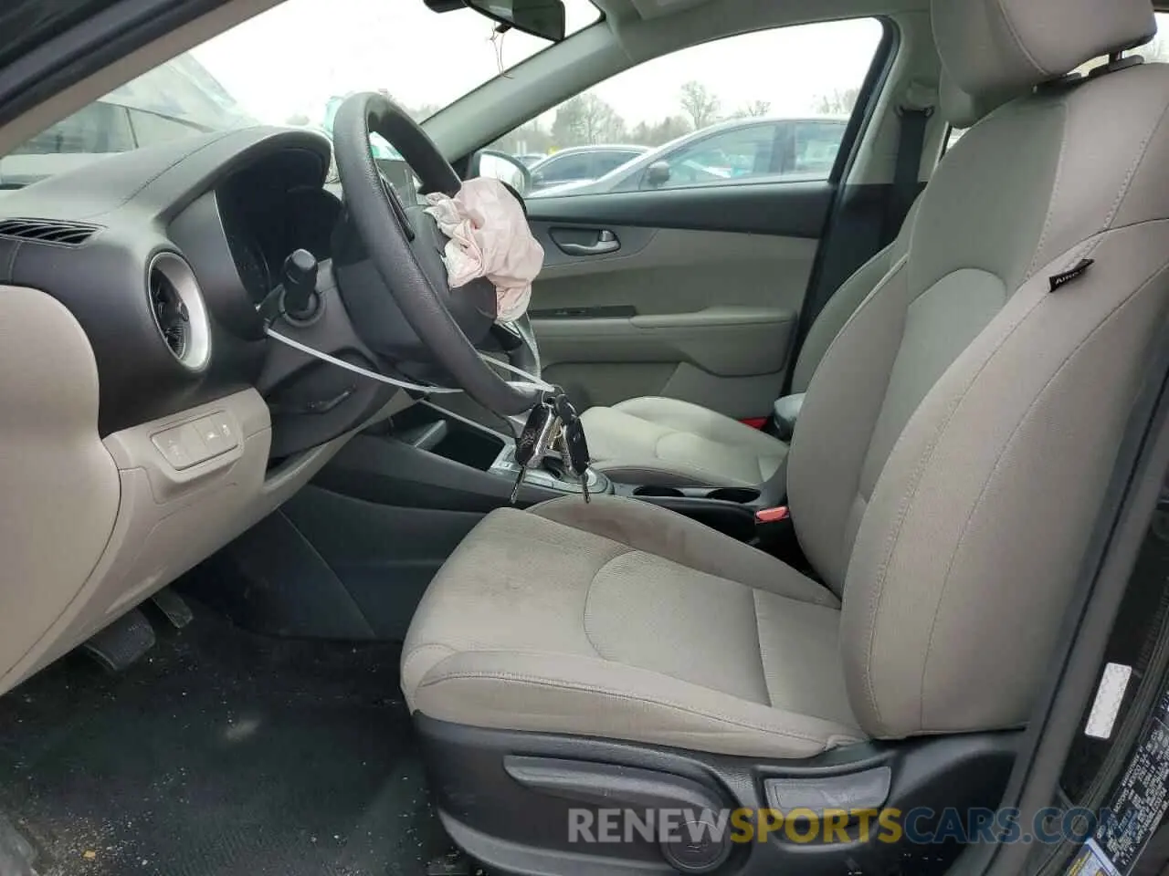 7 Photograph of a damaged car 3KPF24AD8LE253754 KIA FORTE 2020