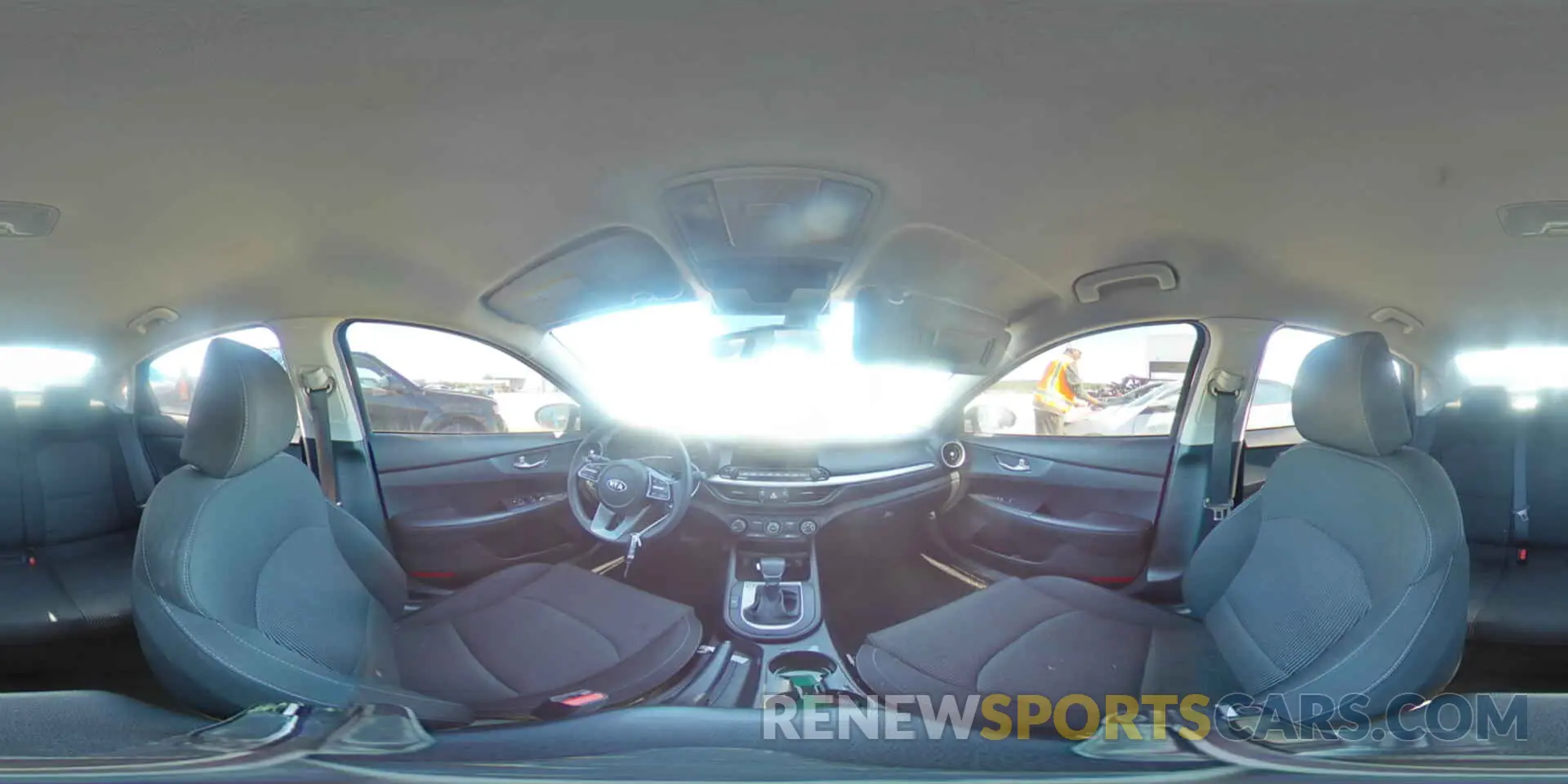 14 Photograph of a damaged car 3KPF24AD8LE256329 KIA FORTE 2020
