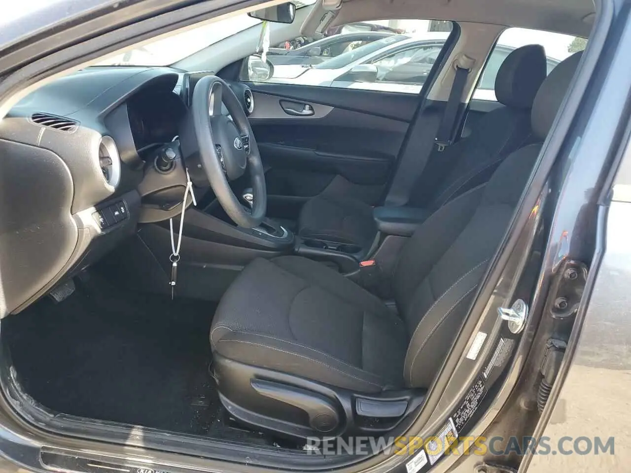 7 Photograph of a damaged car 3KPF24AD8LE256329 KIA FORTE 2020