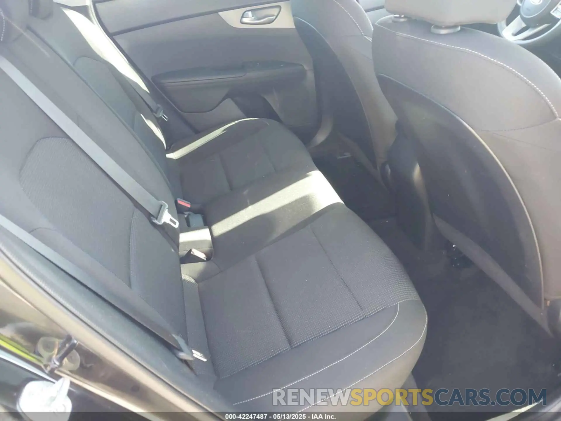8 Photograph of a damaged car 3KPF24AD8LE257500 KIA FORTE 2020