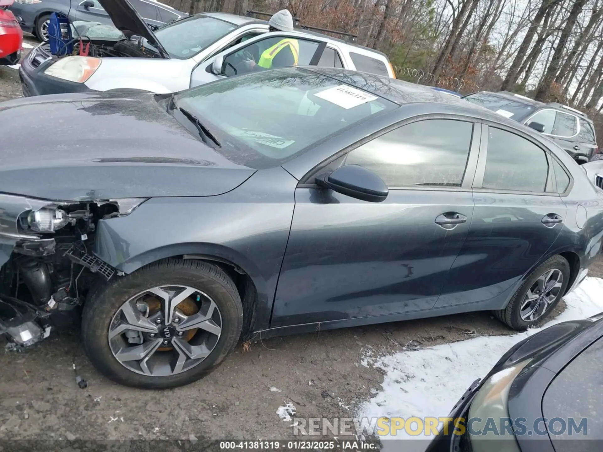 14 Photograph of a damaged car 3KPF24AD9LE141318 KIA FORTE 2020