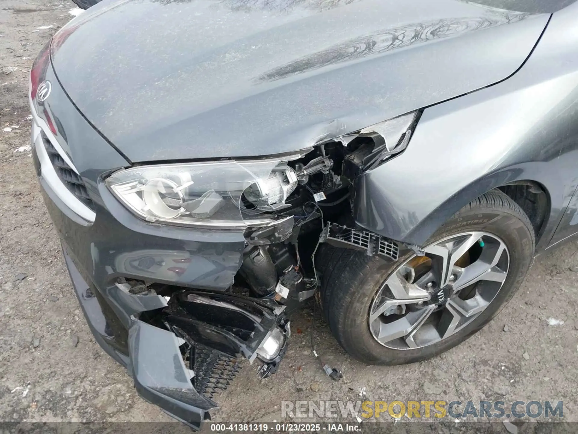 6 Photograph of a damaged car 3KPF24AD9LE141318 KIA FORTE 2020