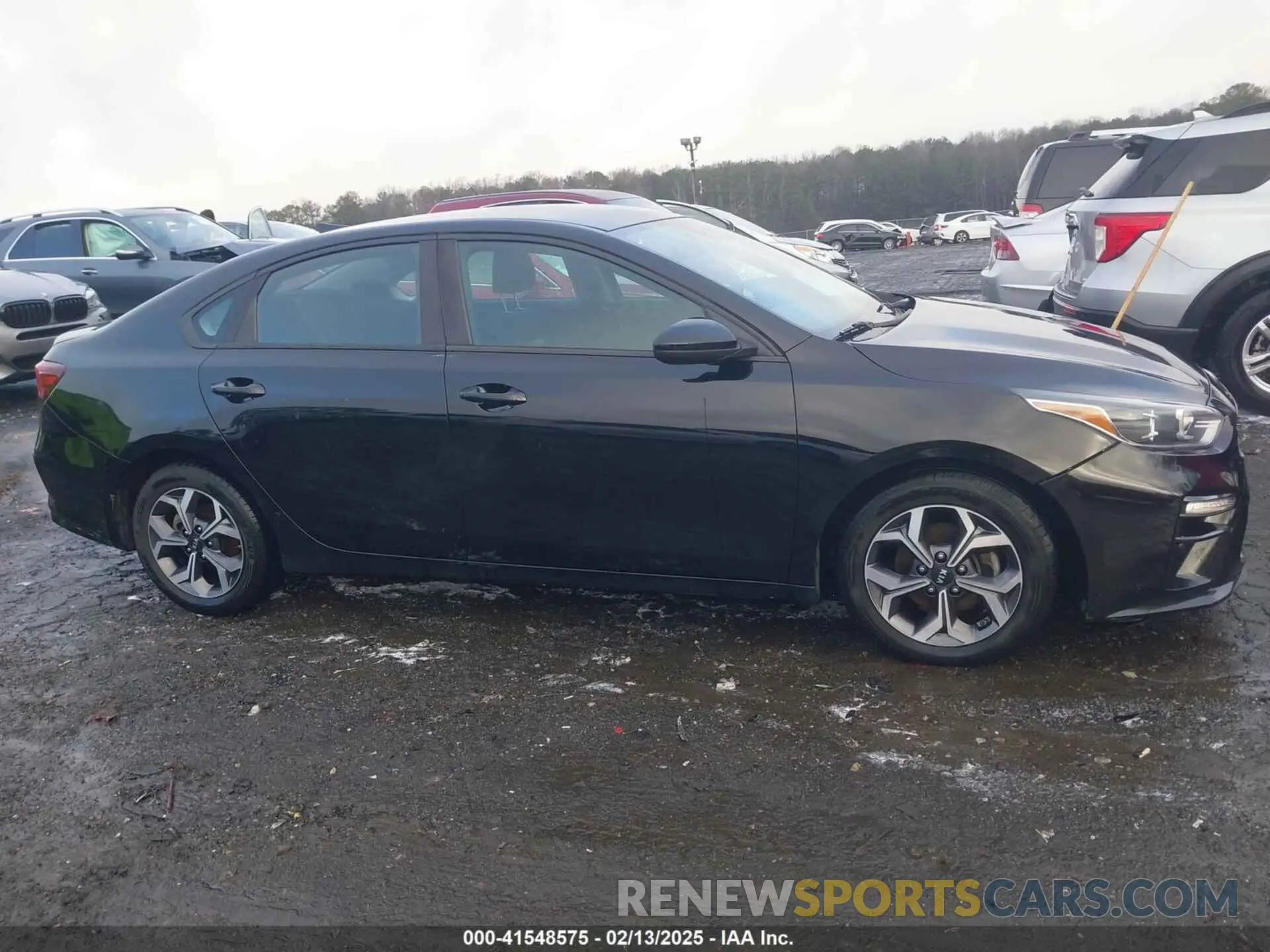 13 Photograph of a damaged car 3KPF24AD9LE150116 KIA FORTE 2020