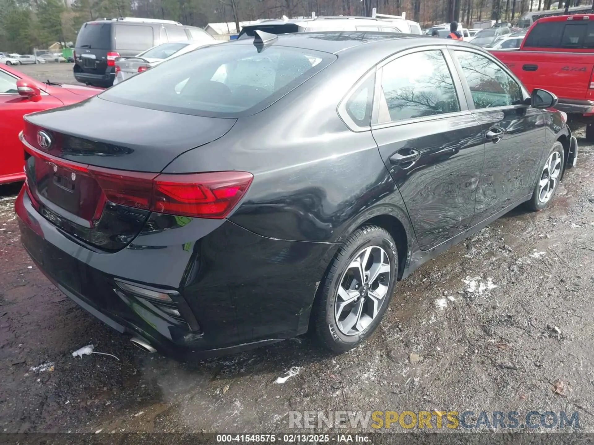 4 Photograph of a damaged car 3KPF24AD9LE150116 KIA FORTE 2020