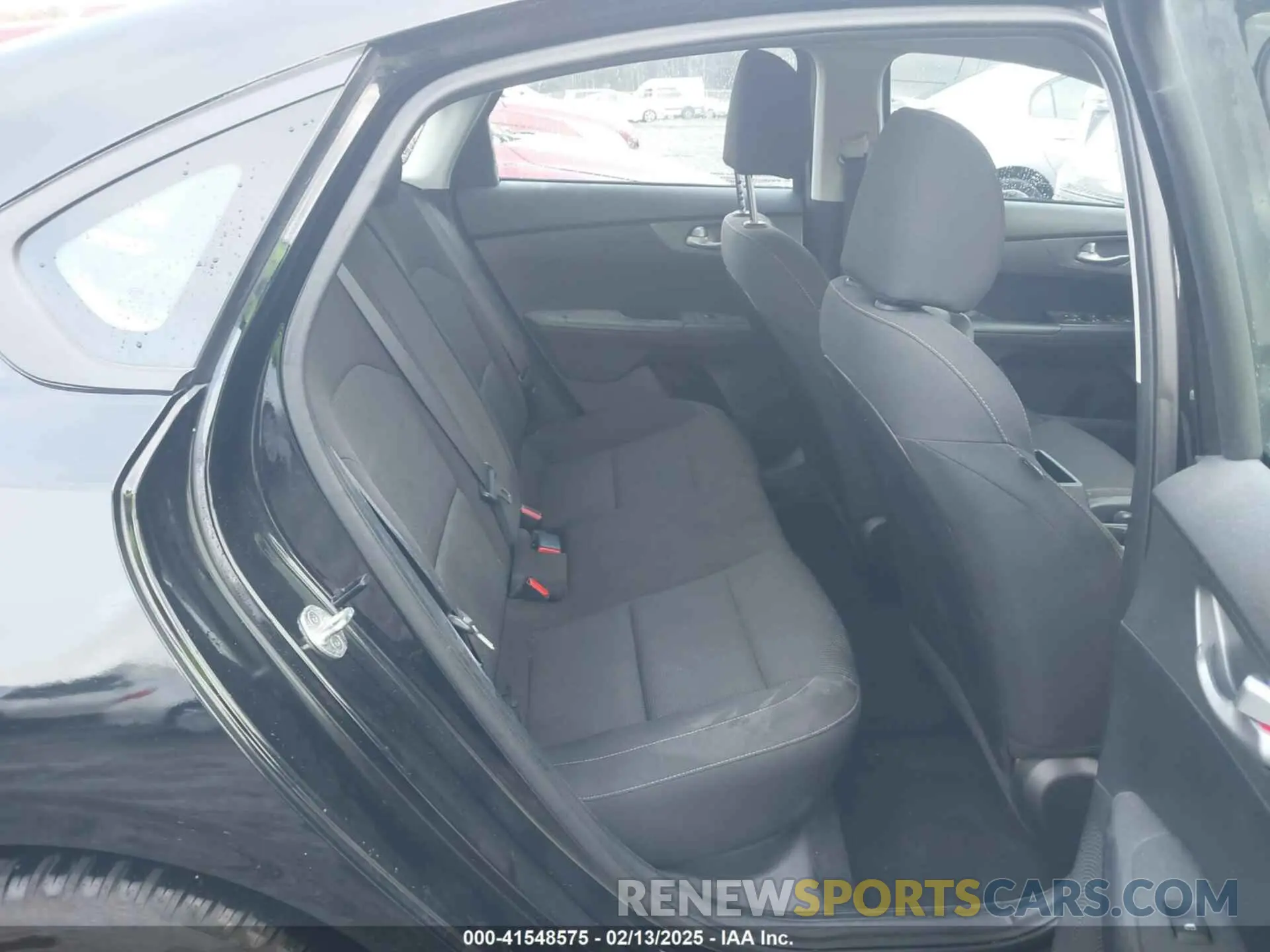 8 Photograph of a damaged car 3KPF24AD9LE150116 KIA FORTE 2020