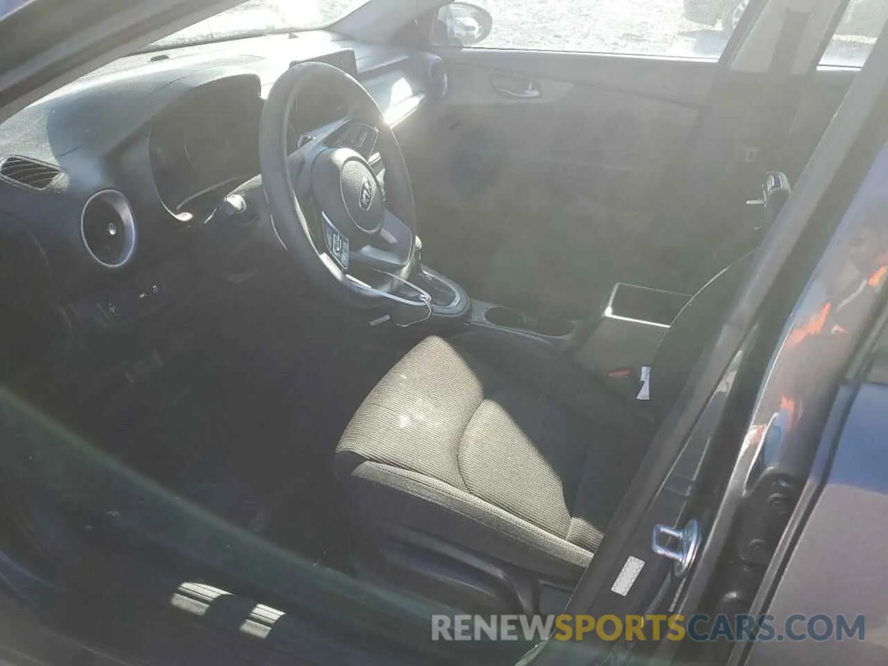 7 Photograph of a damaged car 3KPF24AD9LE155347 KIA FORTE 2020