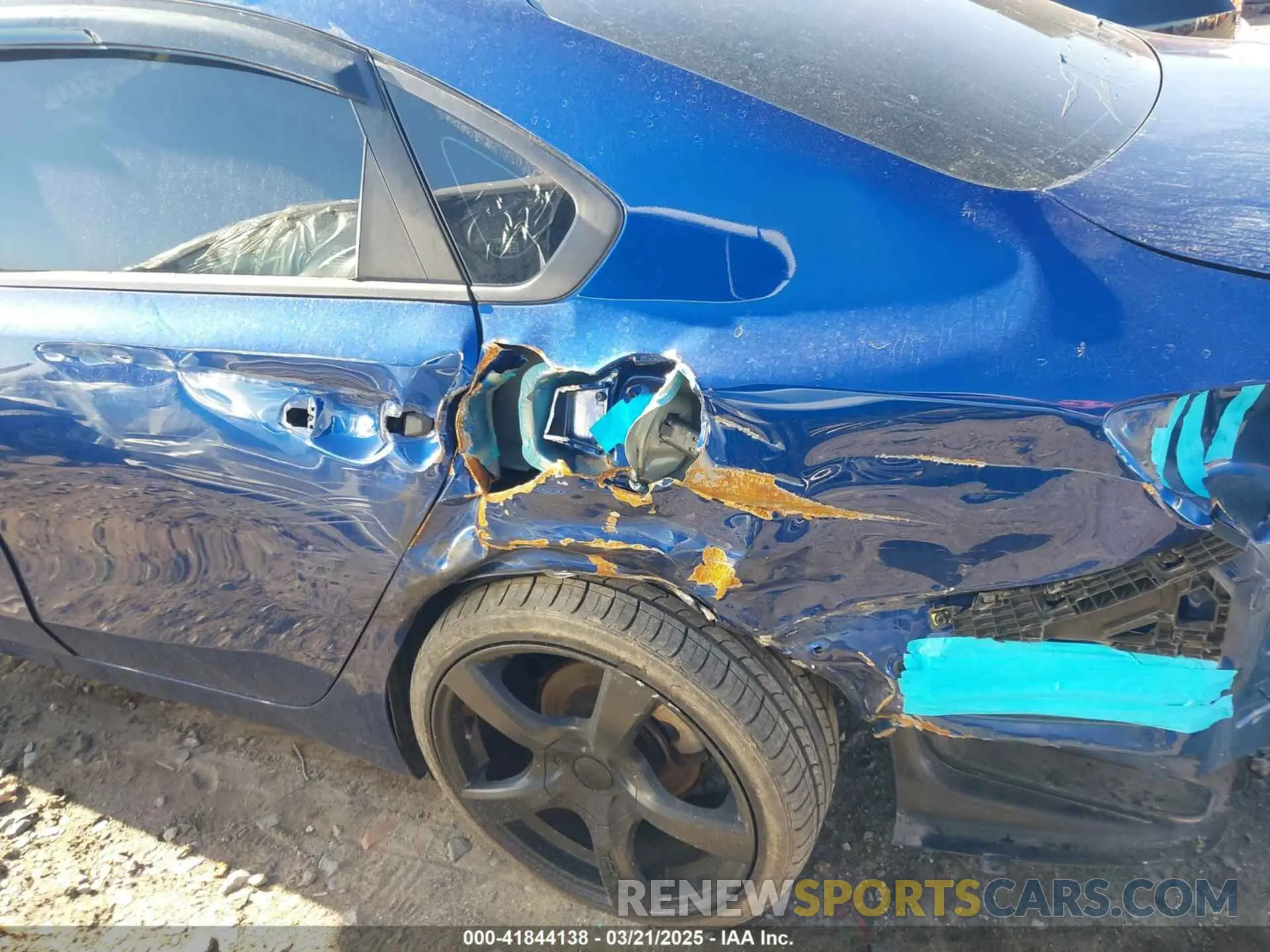 17 Photograph of a damaged car 3KPF24AD9LE179289 KIA FORTE 2020