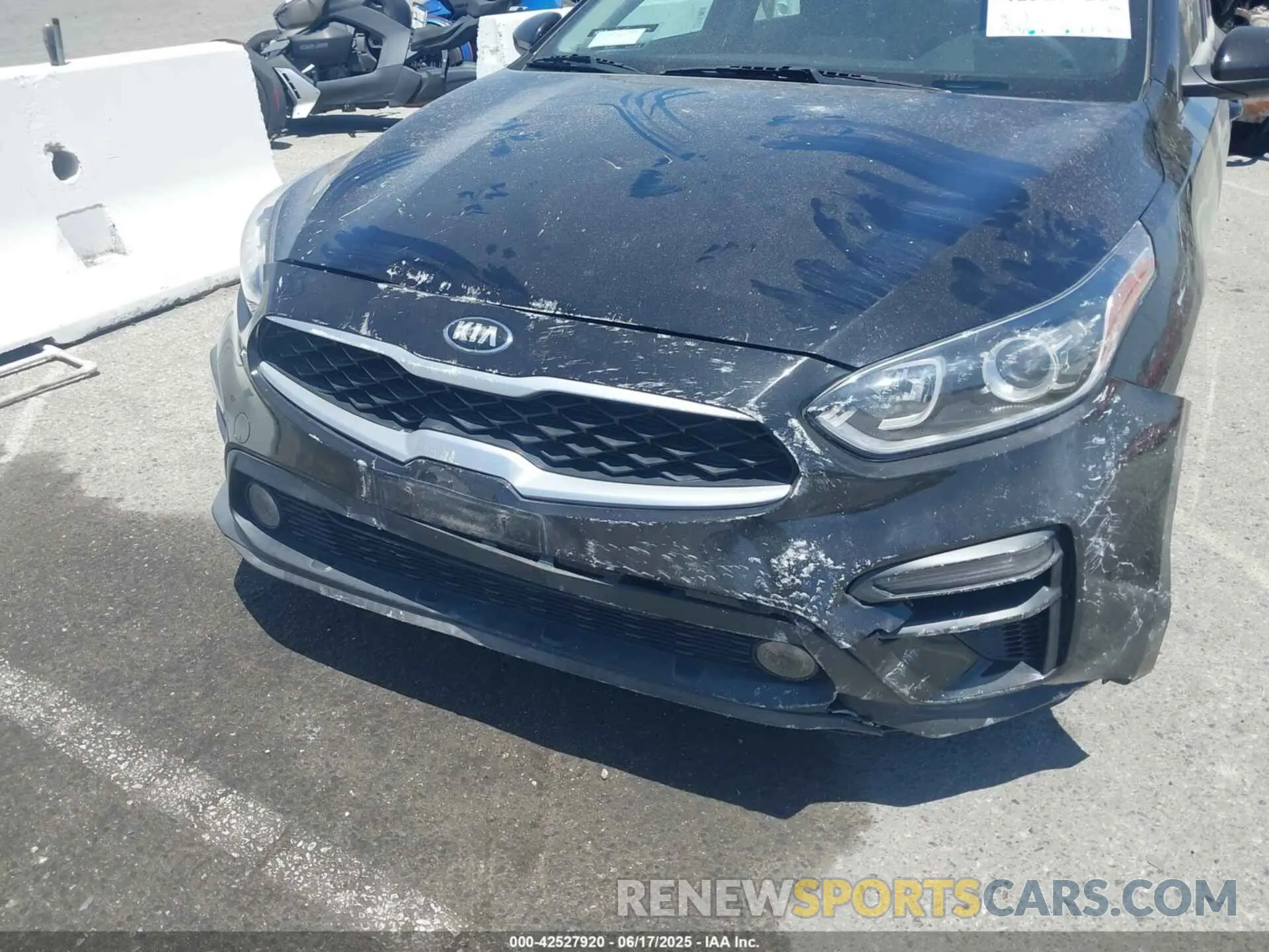18 Photograph of a damaged car 3KPF24AD9LE181382 KIA FORTE 2020