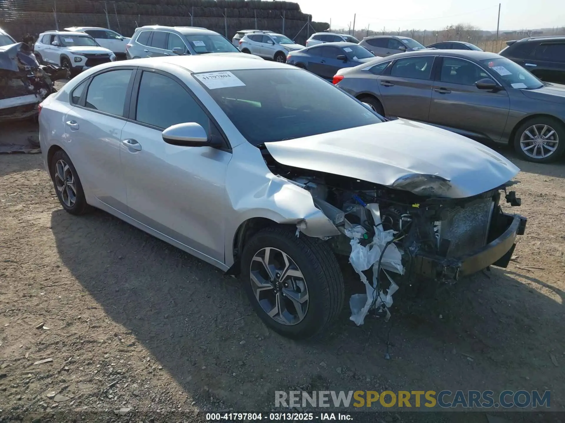 1 Photograph of a damaged car 3KPF24AD9LE195332 KIA FORTE 2020