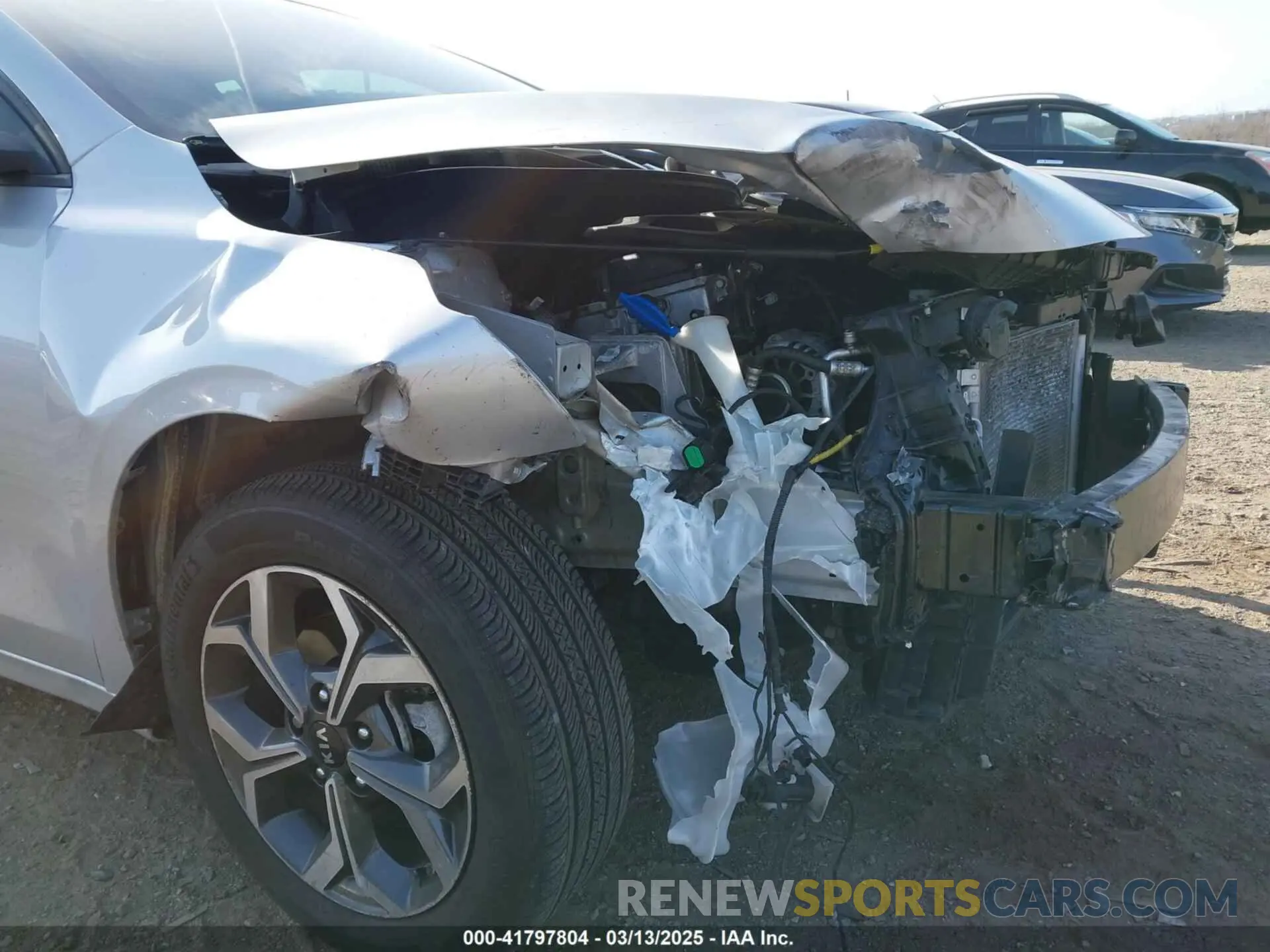 6 Photograph of a damaged car 3KPF24AD9LE195332 KIA FORTE 2020