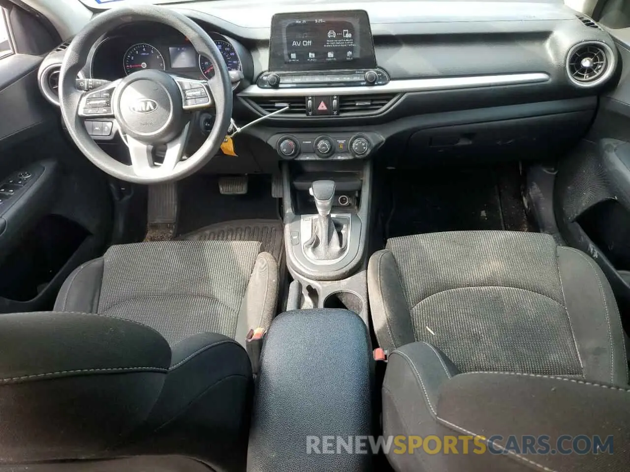 8 Photograph of a damaged car 3KPF24AD9LE202215 KIA FORTE 2020