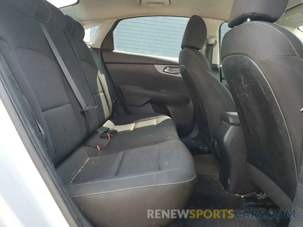 10 Photograph of a damaged car 3KPF24AD9LE202702 KIA FORTE 2020