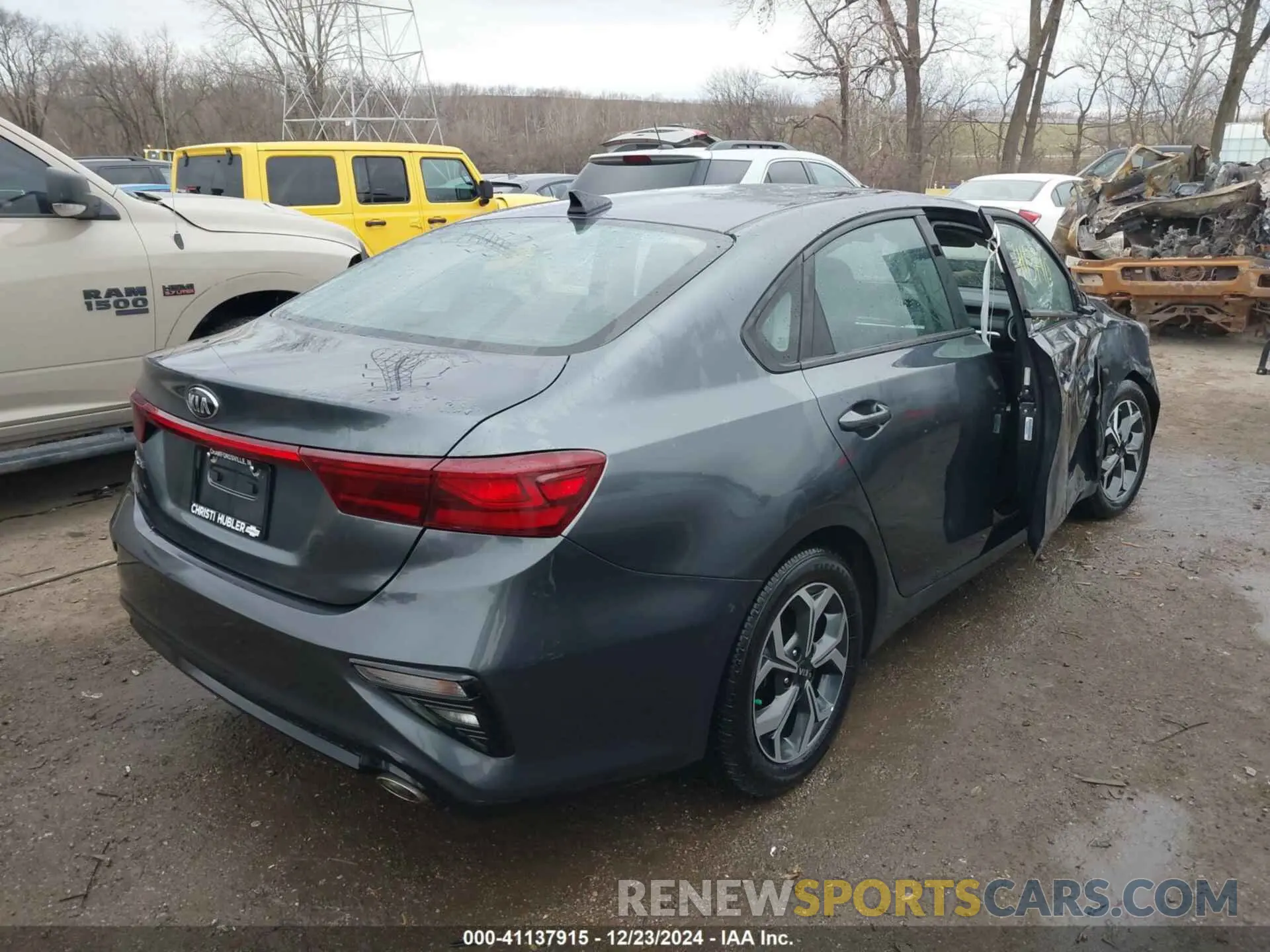 4 Photograph of a damaged car 3KPF24AD9LE204708 KIA FORTE 2020