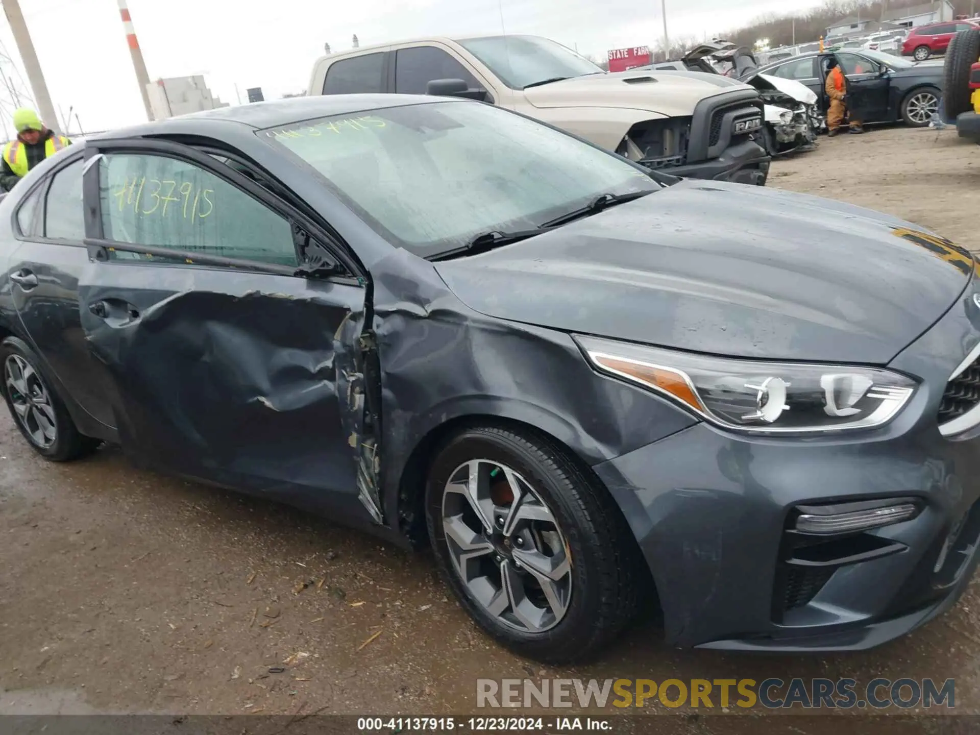 6 Photograph of a damaged car 3KPF24AD9LE204708 KIA FORTE 2020