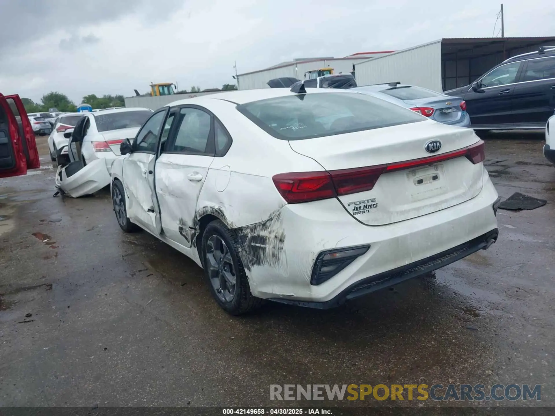 3 Photograph of a damaged car 3KPF24AD9LE208838 KIA FORTE 2020