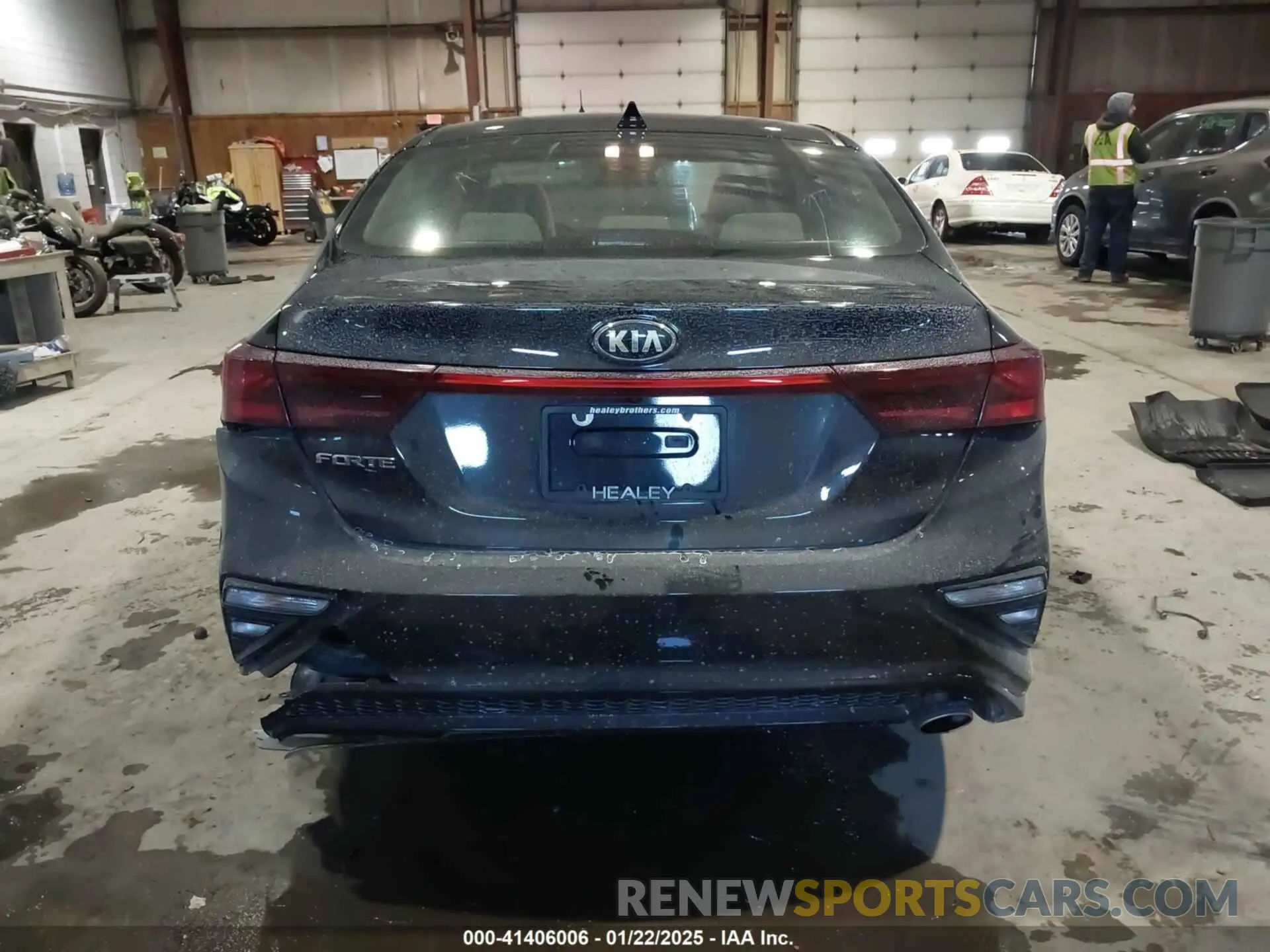 16 Photograph of a damaged car 3KPF24AD9LE224943 KIA FORTE 2020