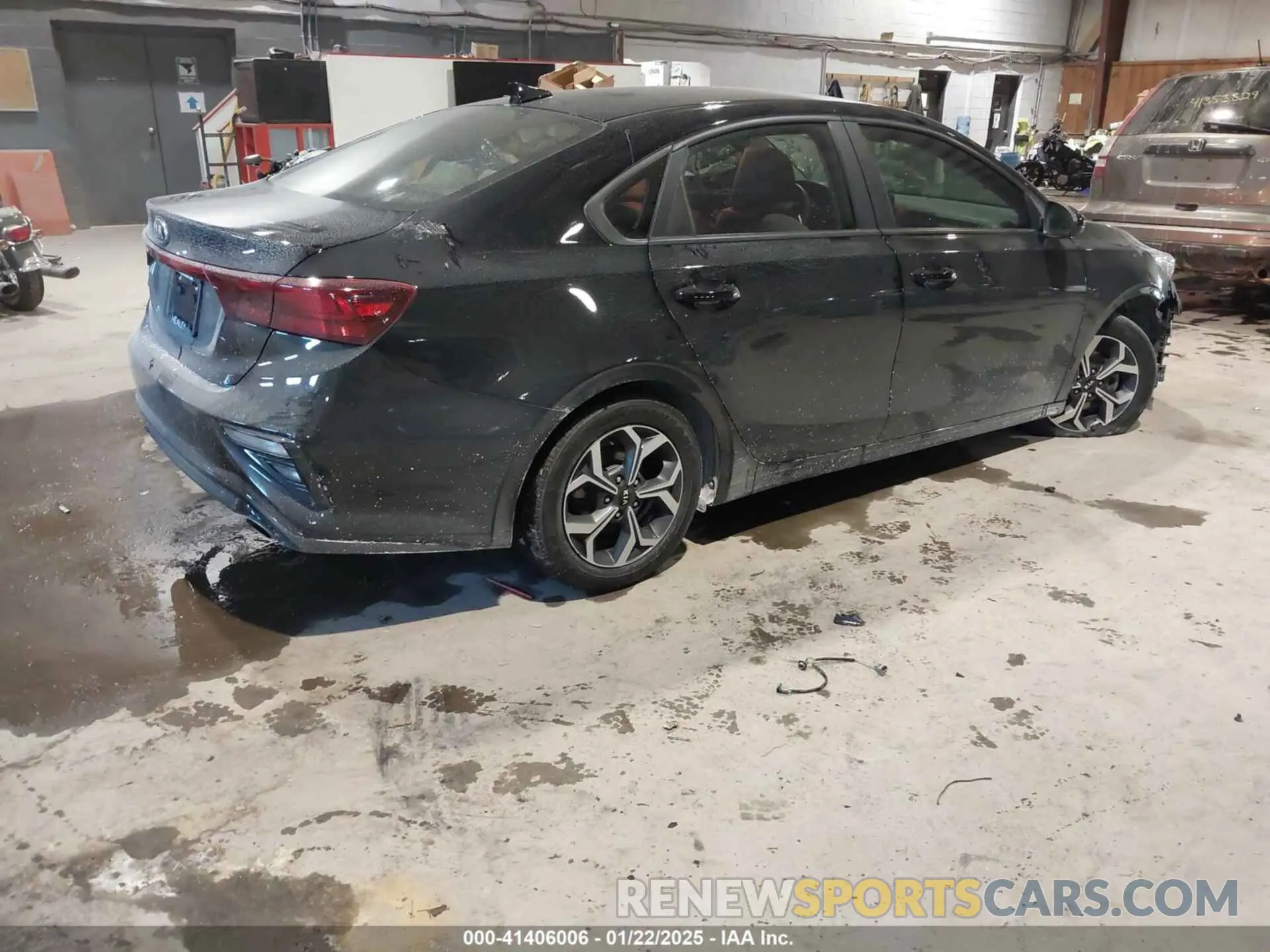 4 Photograph of a damaged car 3KPF24AD9LE224943 KIA FORTE 2020