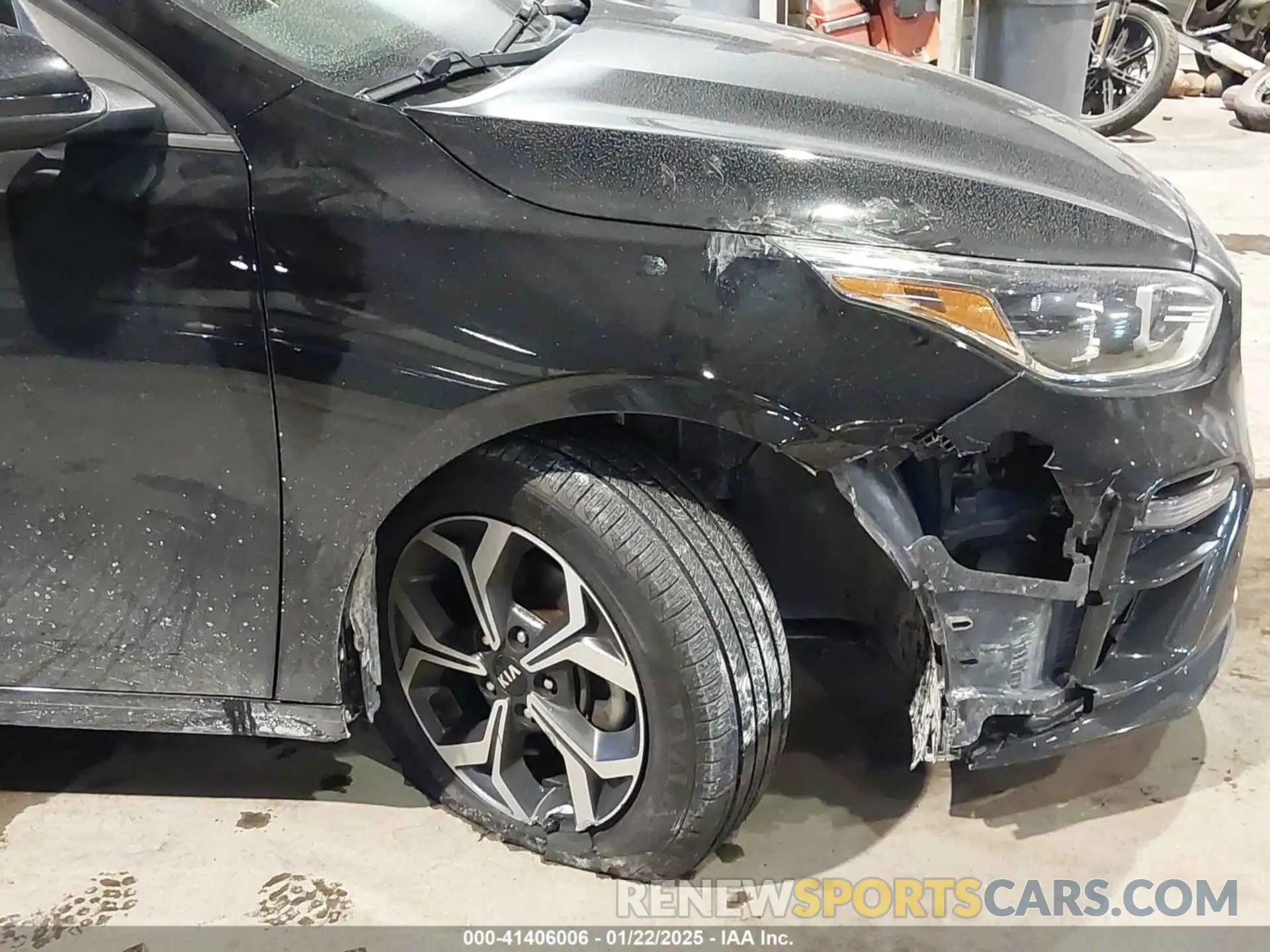 6 Photograph of a damaged car 3KPF24AD9LE224943 KIA FORTE 2020