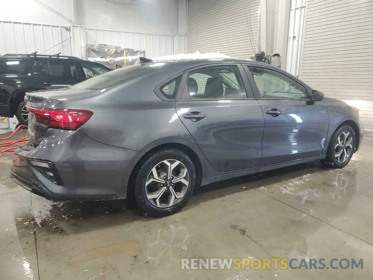 3 Photograph of a damaged car 3KPF24AD9LE237563 KIA FORTE 2020