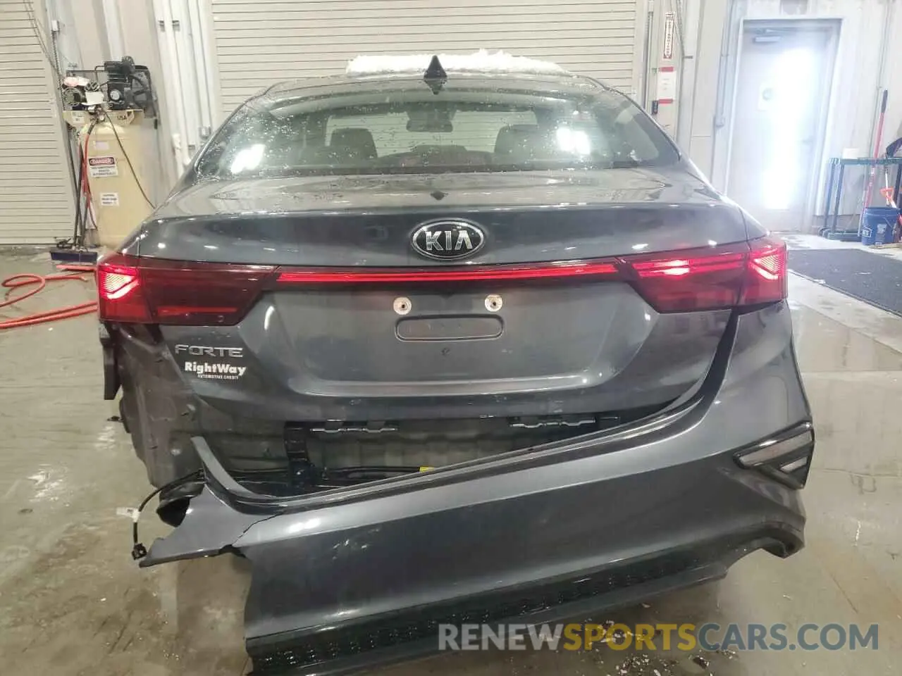 6 Photograph of a damaged car 3KPF24AD9LE237563 KIA FORTE 2020
