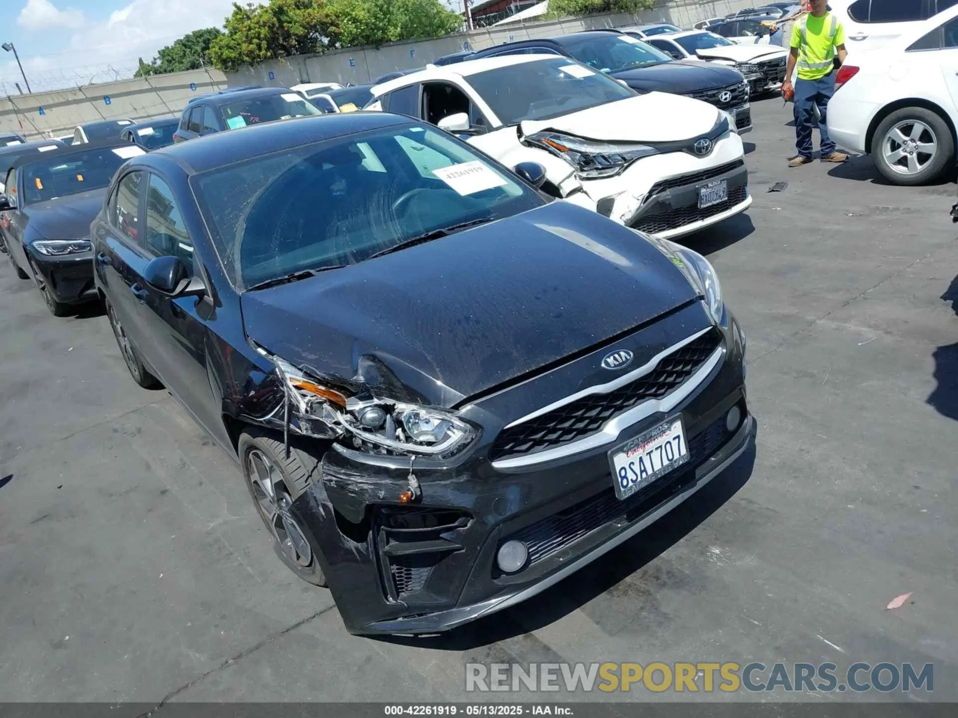 1 Photograph of a damaged car 3KPF24AD9LE250832 KIA FORTE 2020