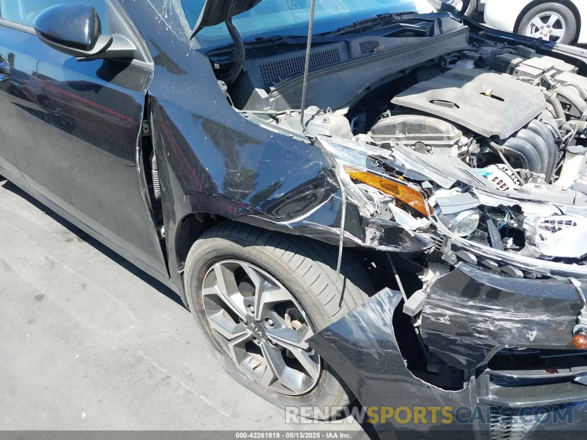 6 Photograph of a damaged car 3KPF24AD9LE250832 KIA FORTE 2020