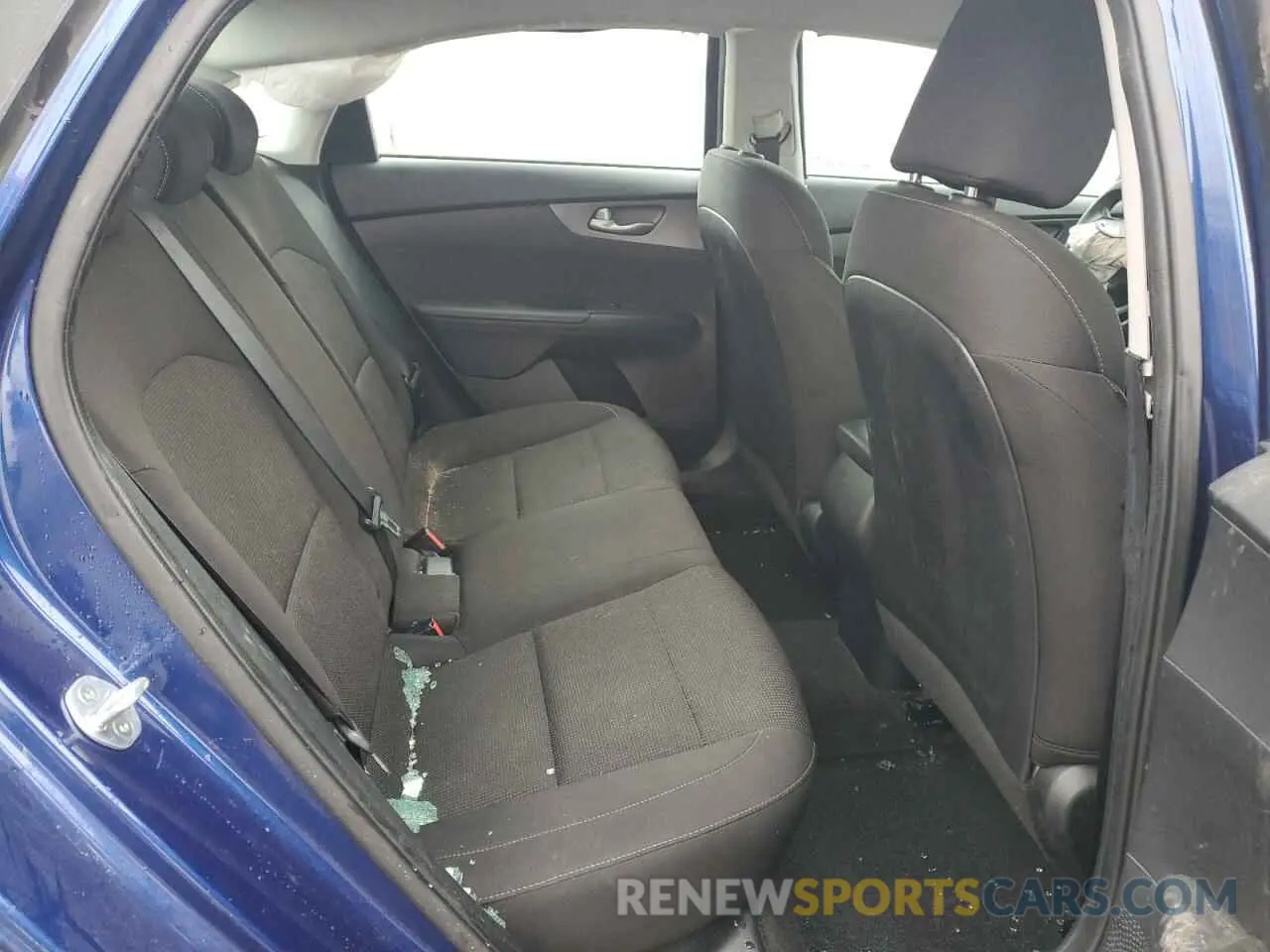 10 Photograph of a damaged car 3KPF24AD9LE255383 KIA FORTE 2020