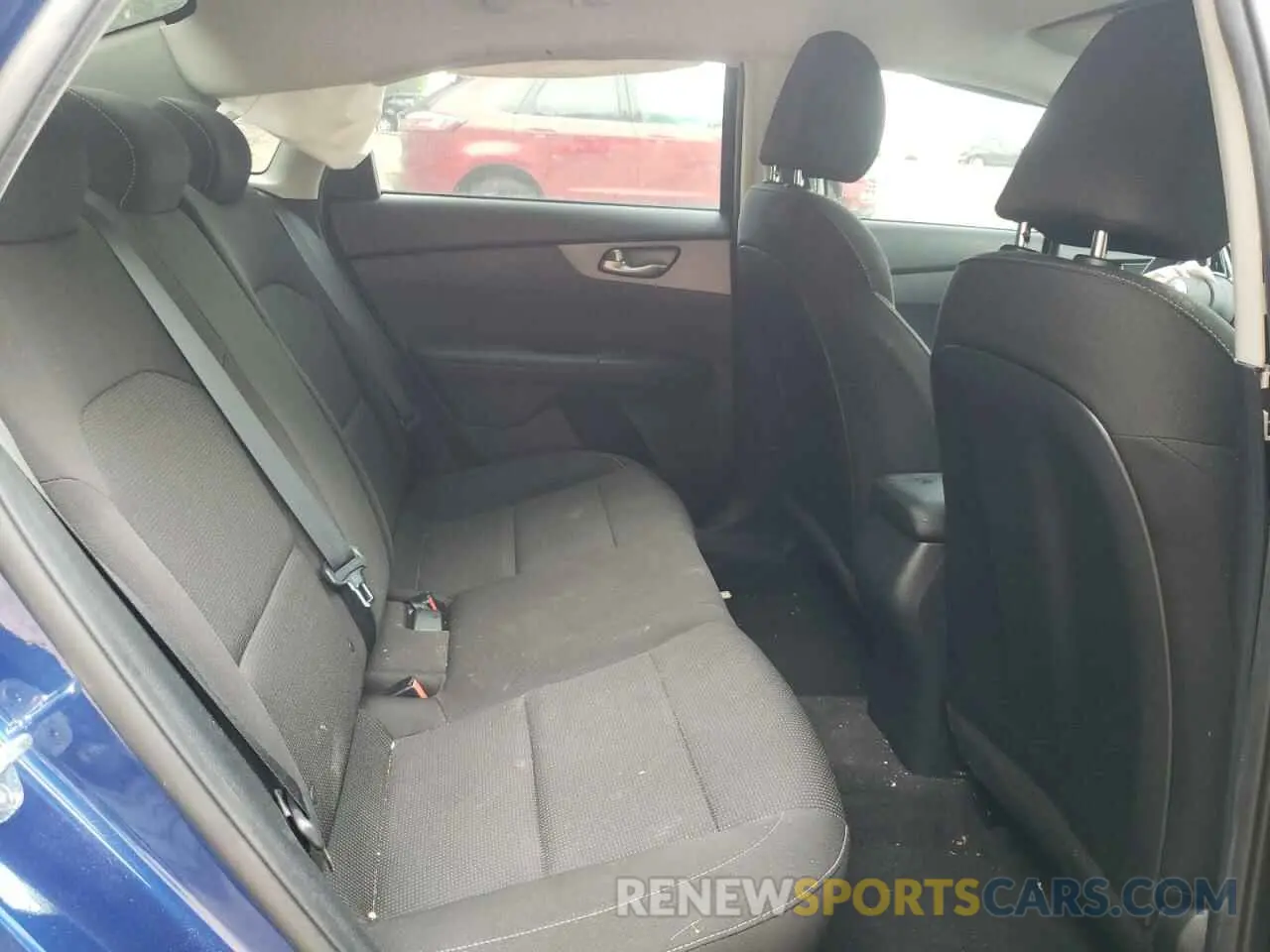 10 Photograph of a damaged car 3KPF24AD9LE261443 KIA FORTE 2020