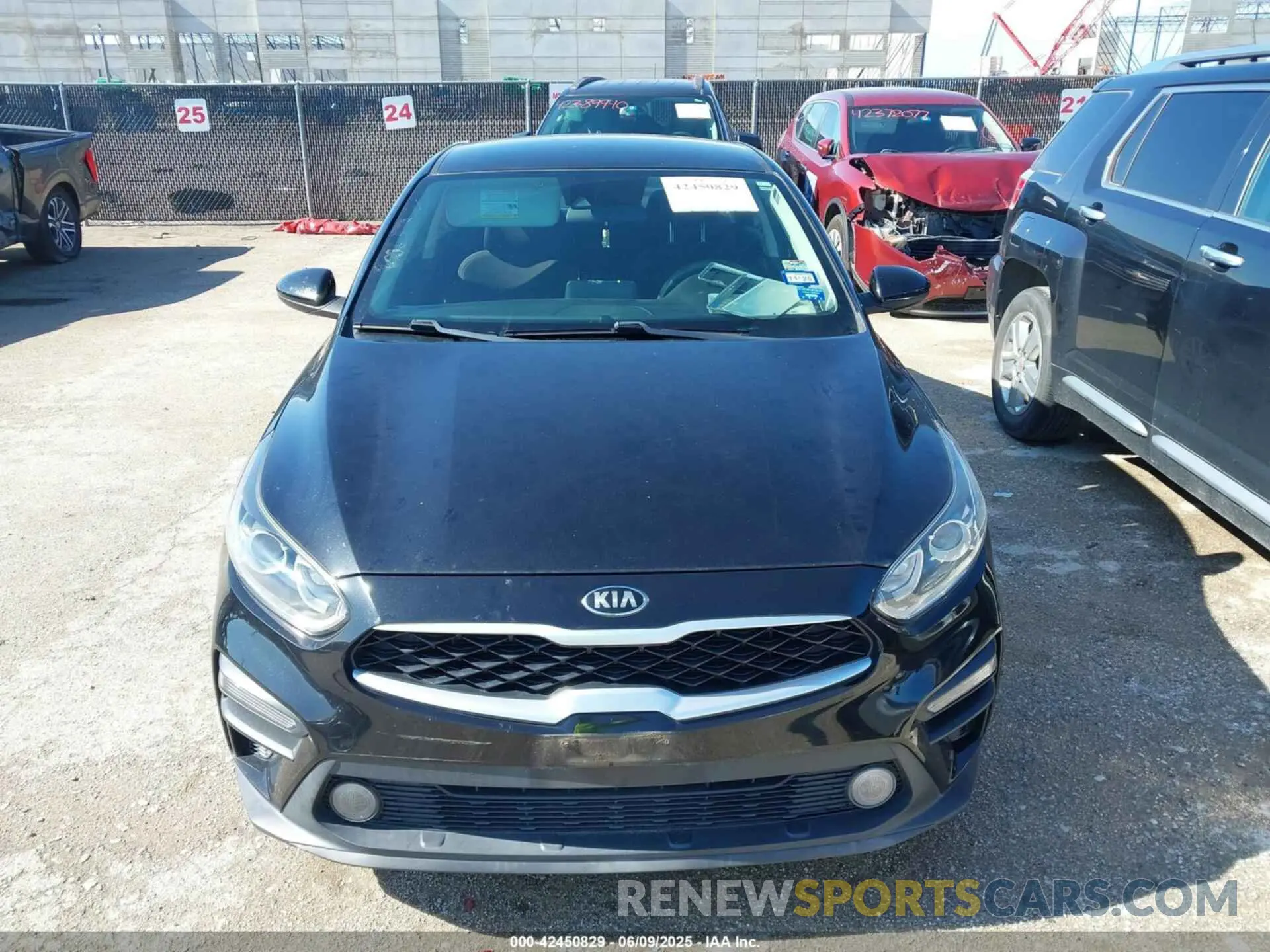 11 Photograph of a damaged car 3KPF24ADXLE158984 KIA FORTE 2020