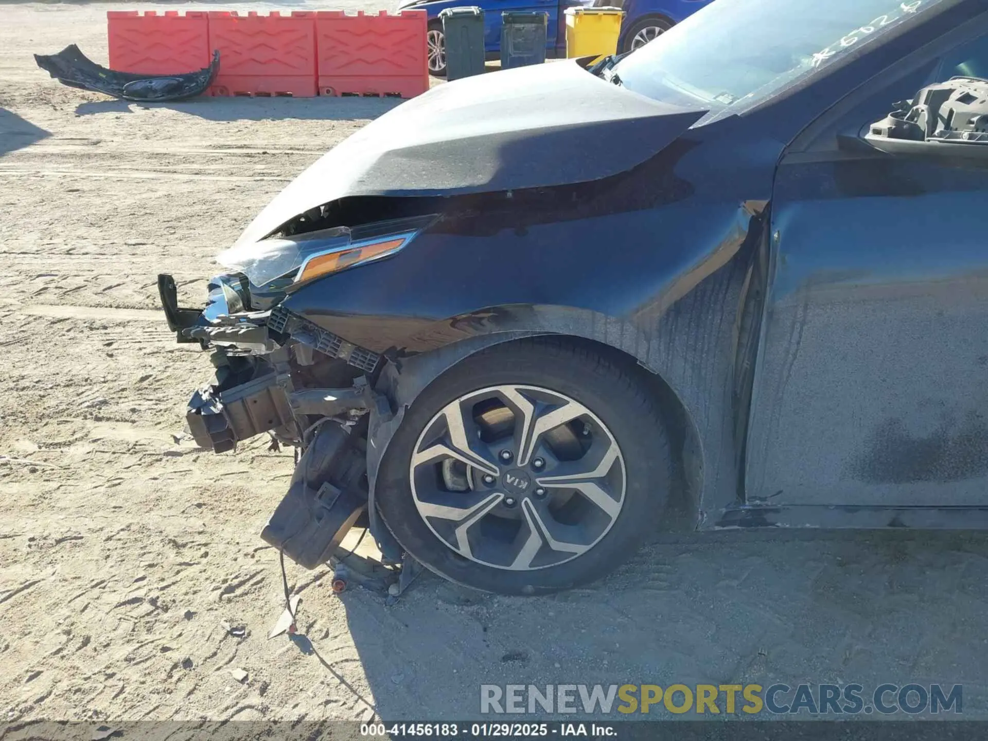 16 Photograph of a damaged car 3KPF24ADXLE178555 KIA FORTE 2020