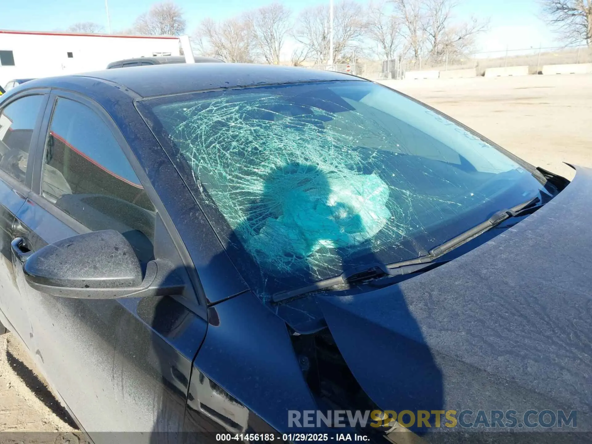 18 Photograph of a damaged car 3KPF24ADXLE178555 KIA FORTE 2020