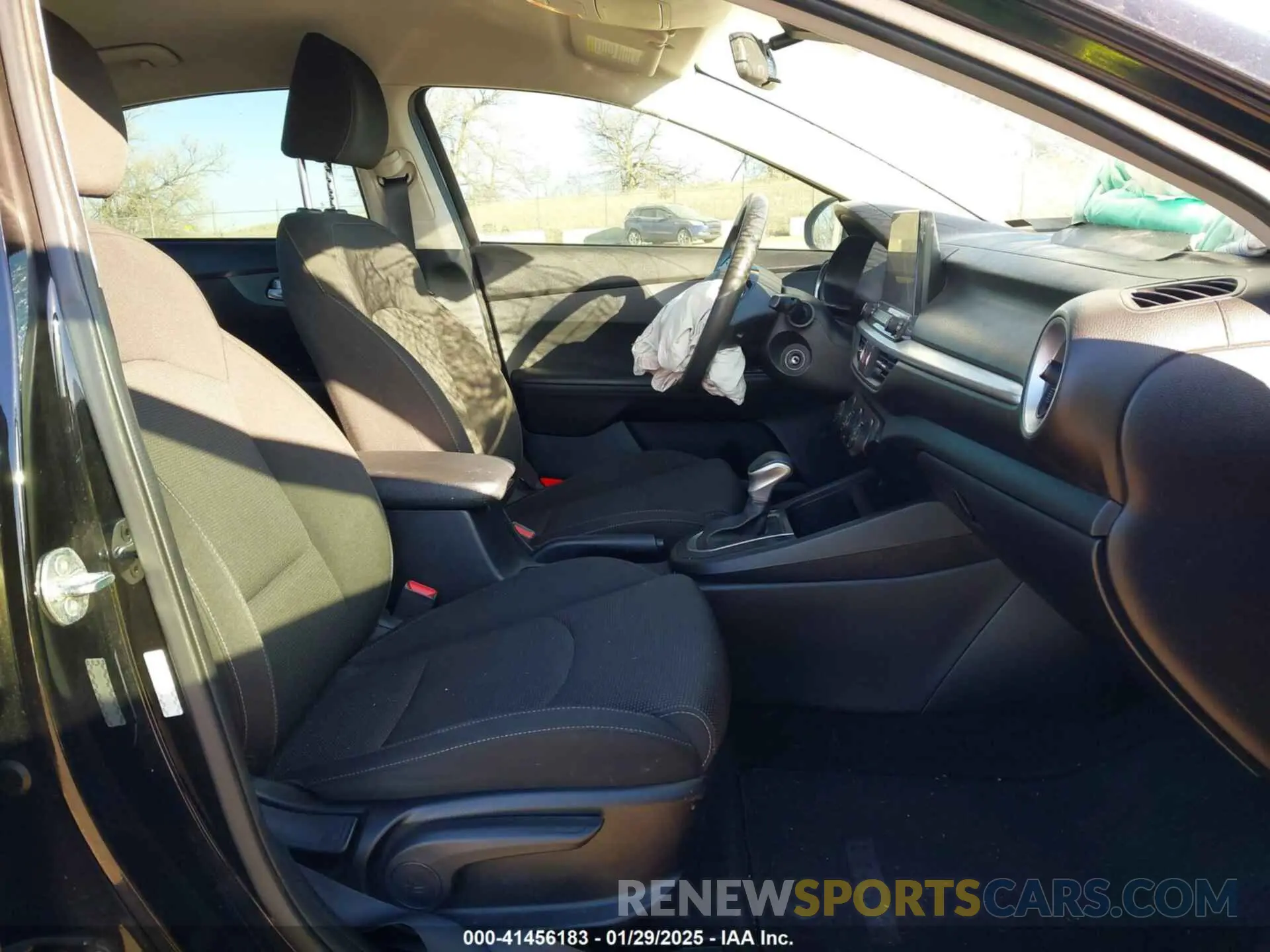 5 Photograph of a damaged car 3KPF24ADXLE178555 KIA FORTE 2020