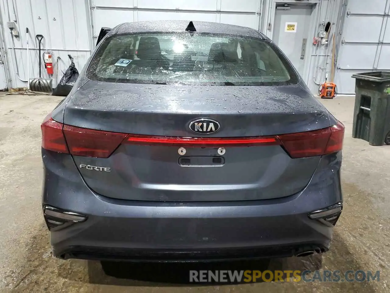 6 Photograph of a damaged car 3KPF24ADXLE184078 KIA FORTE 2020