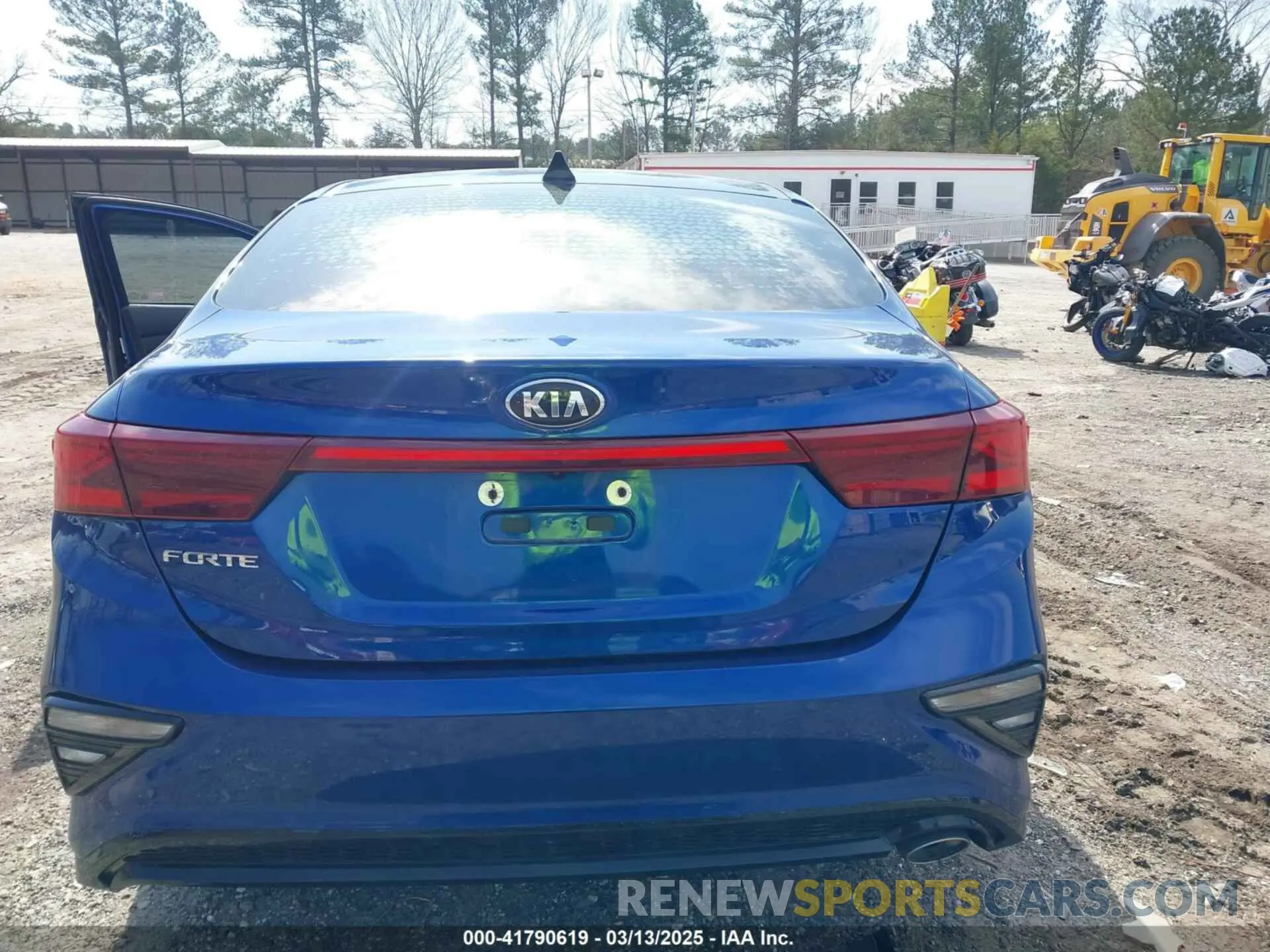 16 Photograph of a damaged car 3KPF24ADXLE191127 KIA FORTE 2020