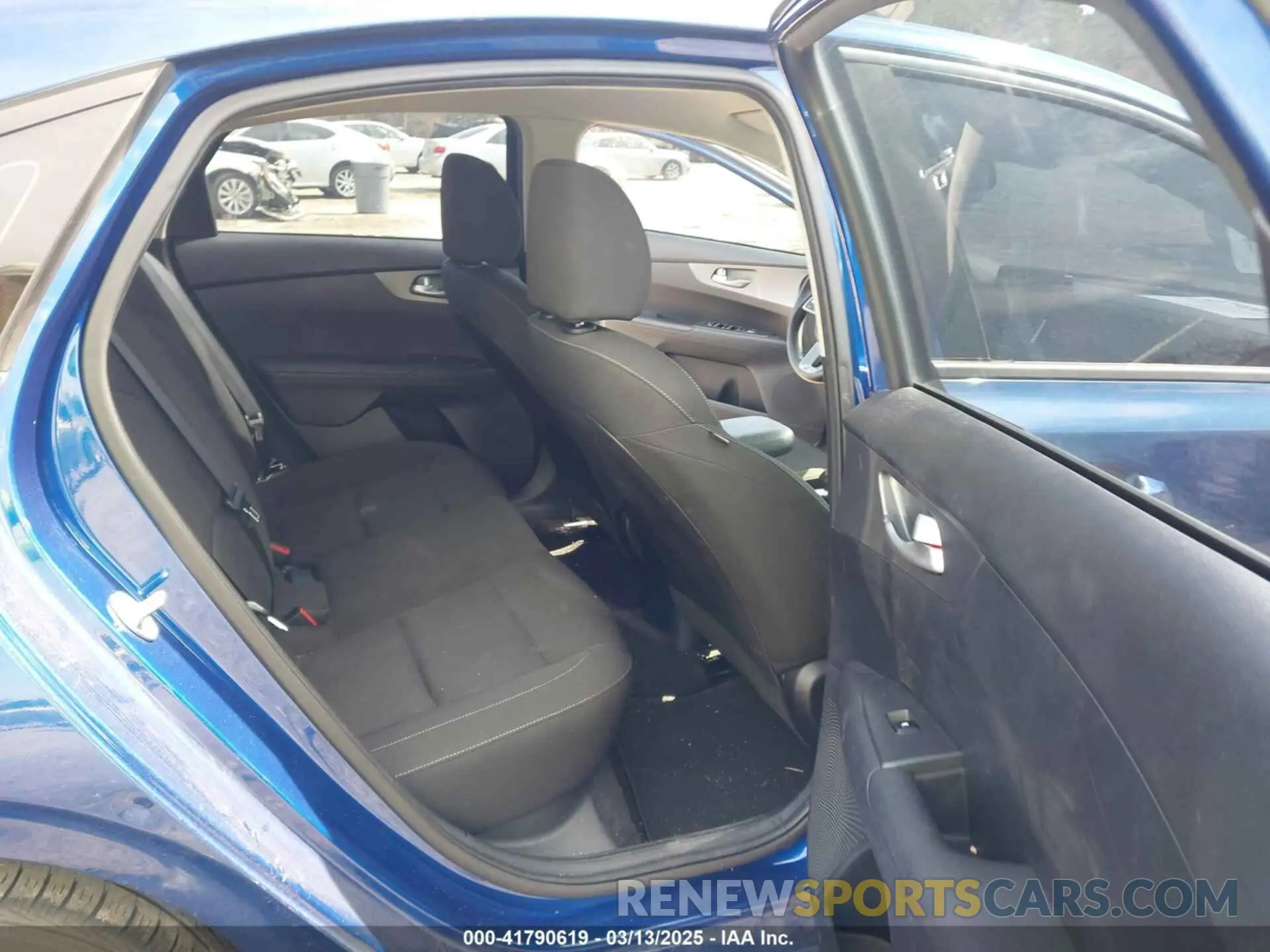 8 Photograph of a damaged car 3KPF24ADXLE191127 KIA FORTE 2020