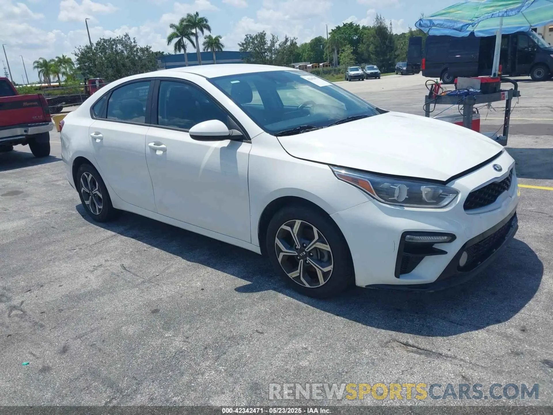1 Photograph of a damaged car 3KPF24ADXLE199230 KIA FORTE 2020