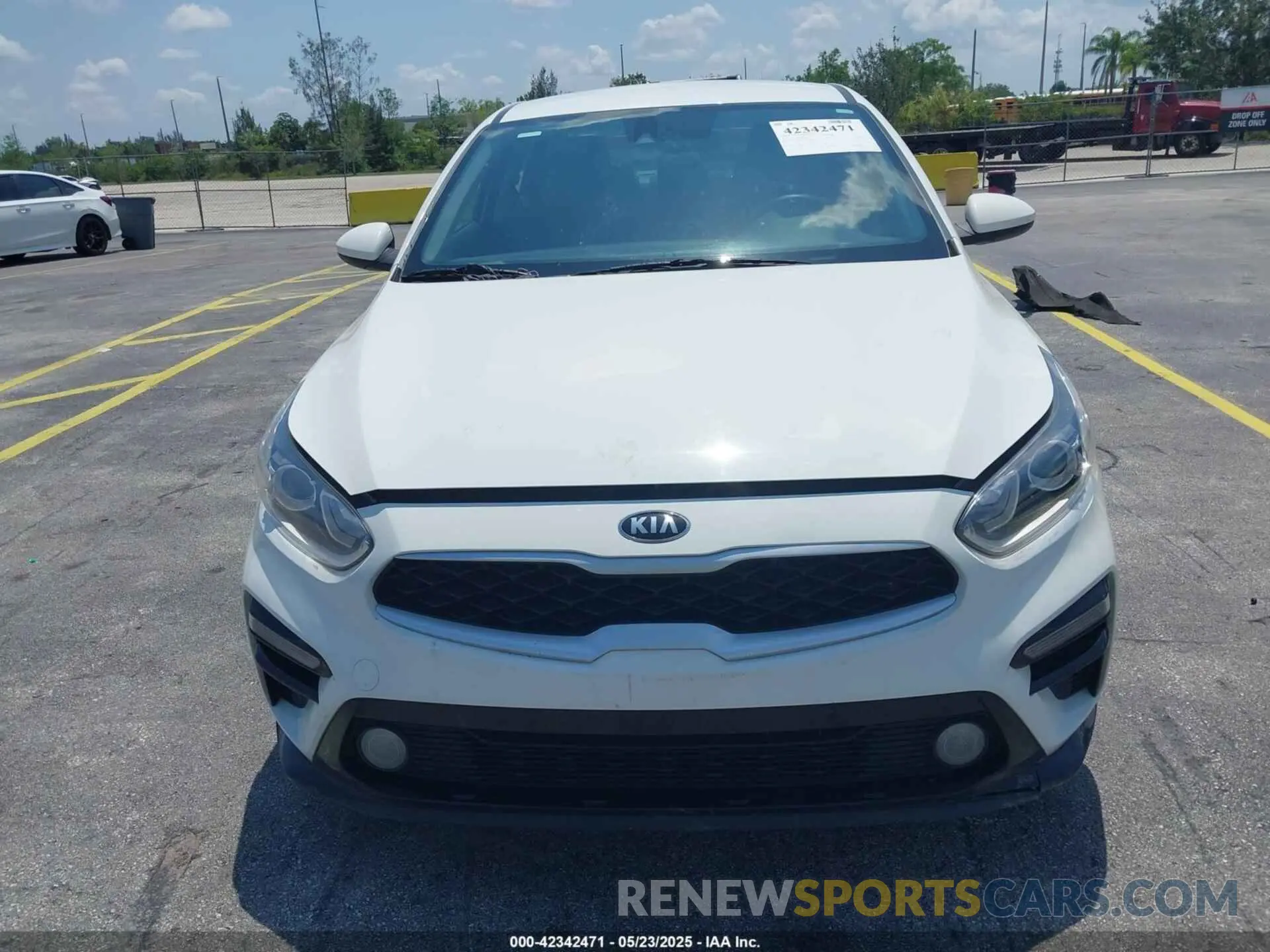 12 Photograph of a damaged car 3KPF24ADXLE199230 KIA FORTE 2020
